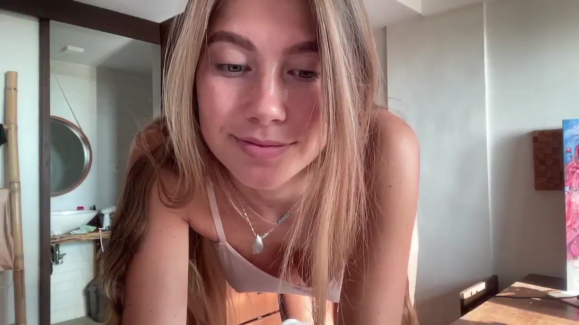 Gallery image thumbnail from SurfGirls's myfreecams stream on, 09/19/2024, 23:42 image 19 of 20