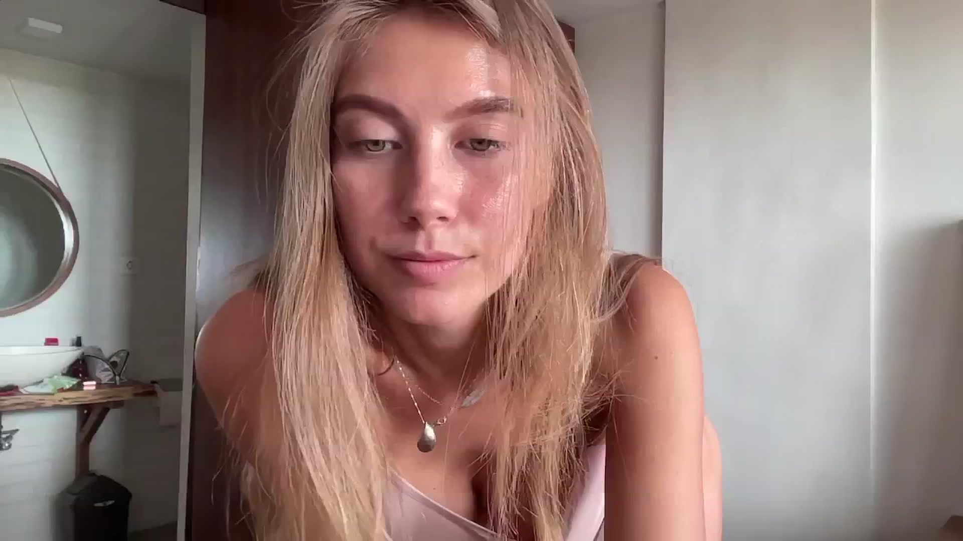 Gallery image thumbnail from SurfGirls's myfreecams stream on, 09/20/2024, 01:43 image 2 of 20