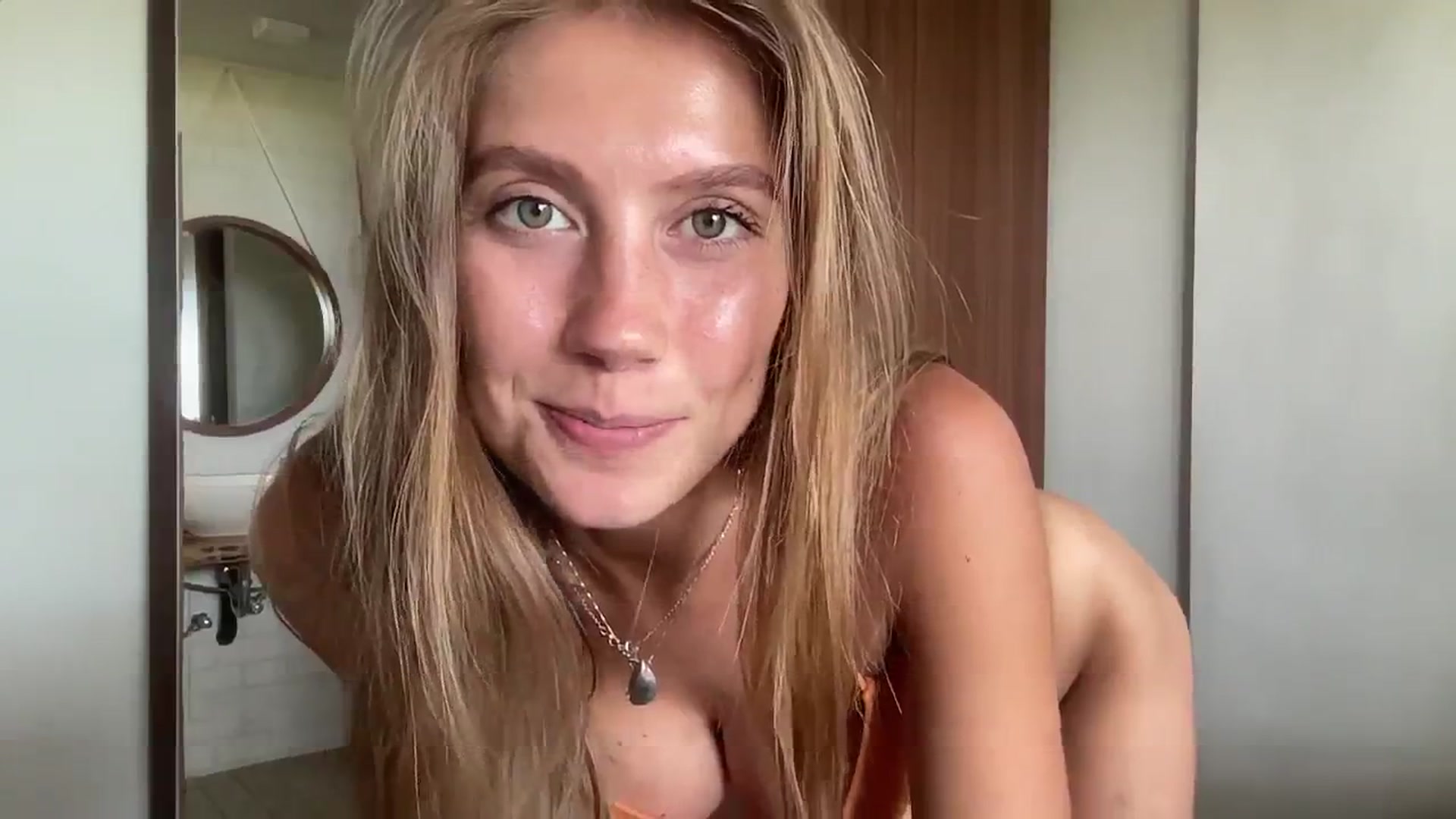 Gallery image thumbnail from SurfGirls's myfreecams stream on, 09/21/2024, 05:45 image 9 of 20