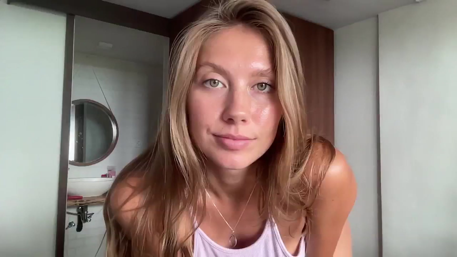 Gallery image thumbnail from SurfGirls's myfreecams stream on, 09/30/2024, 02:32 image 2 of 20