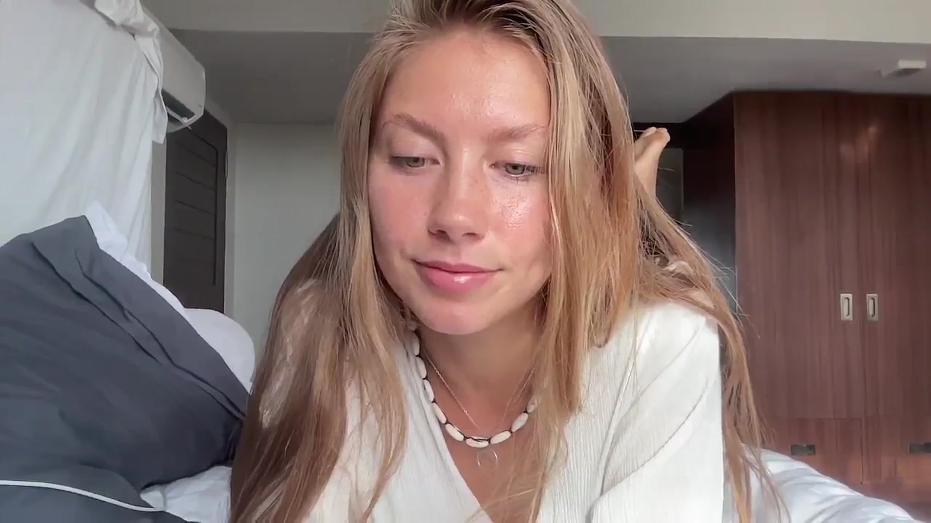 Gallery image thumbnail from SurfGirls's myfreecams stream on, 09/30/2024, 23:50 image 10 of 20