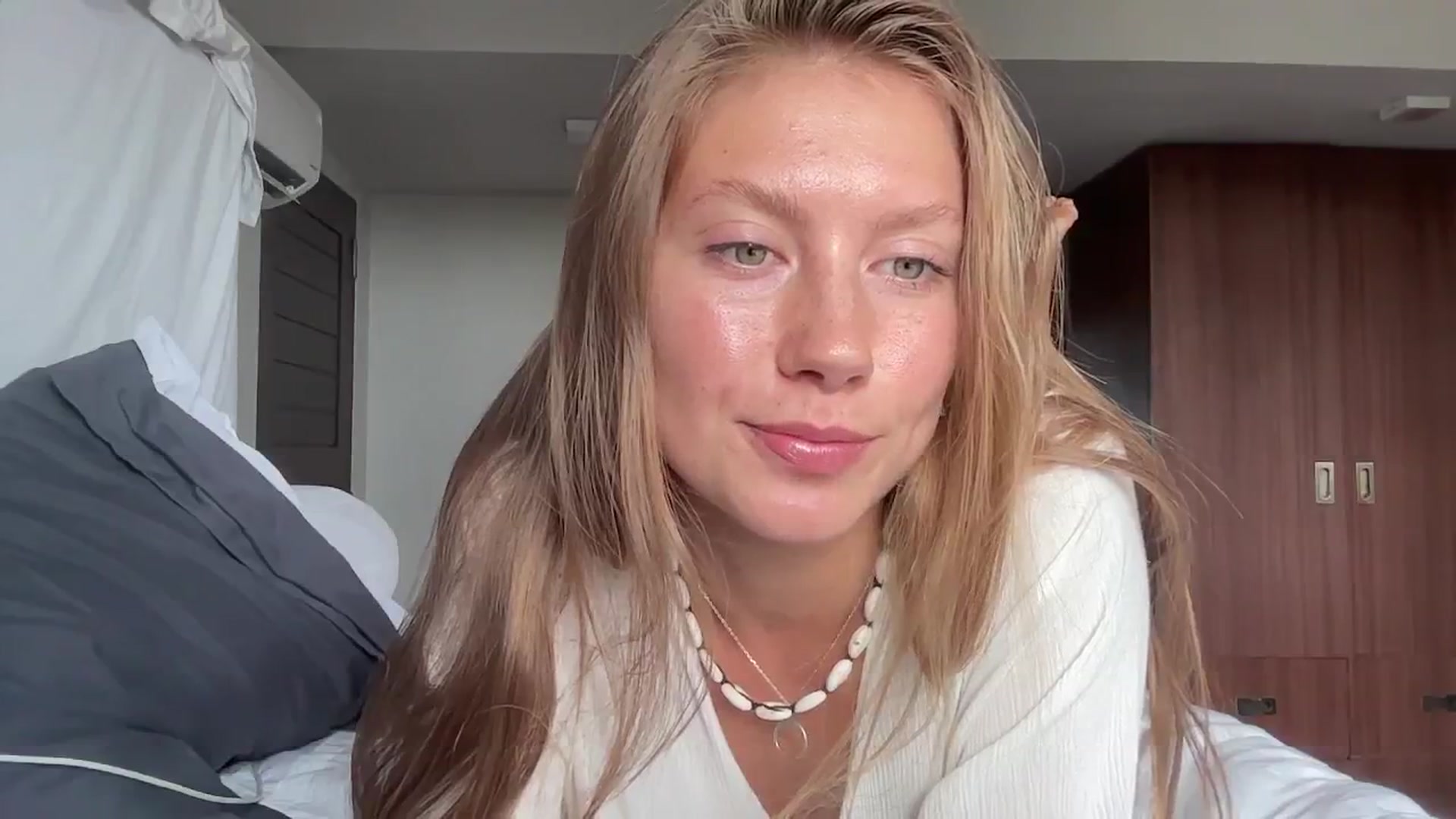 Gallery image thumbnail from SurfGirls's myfreecams stream on, 09/30/2024, 23:50 image 9 of 20