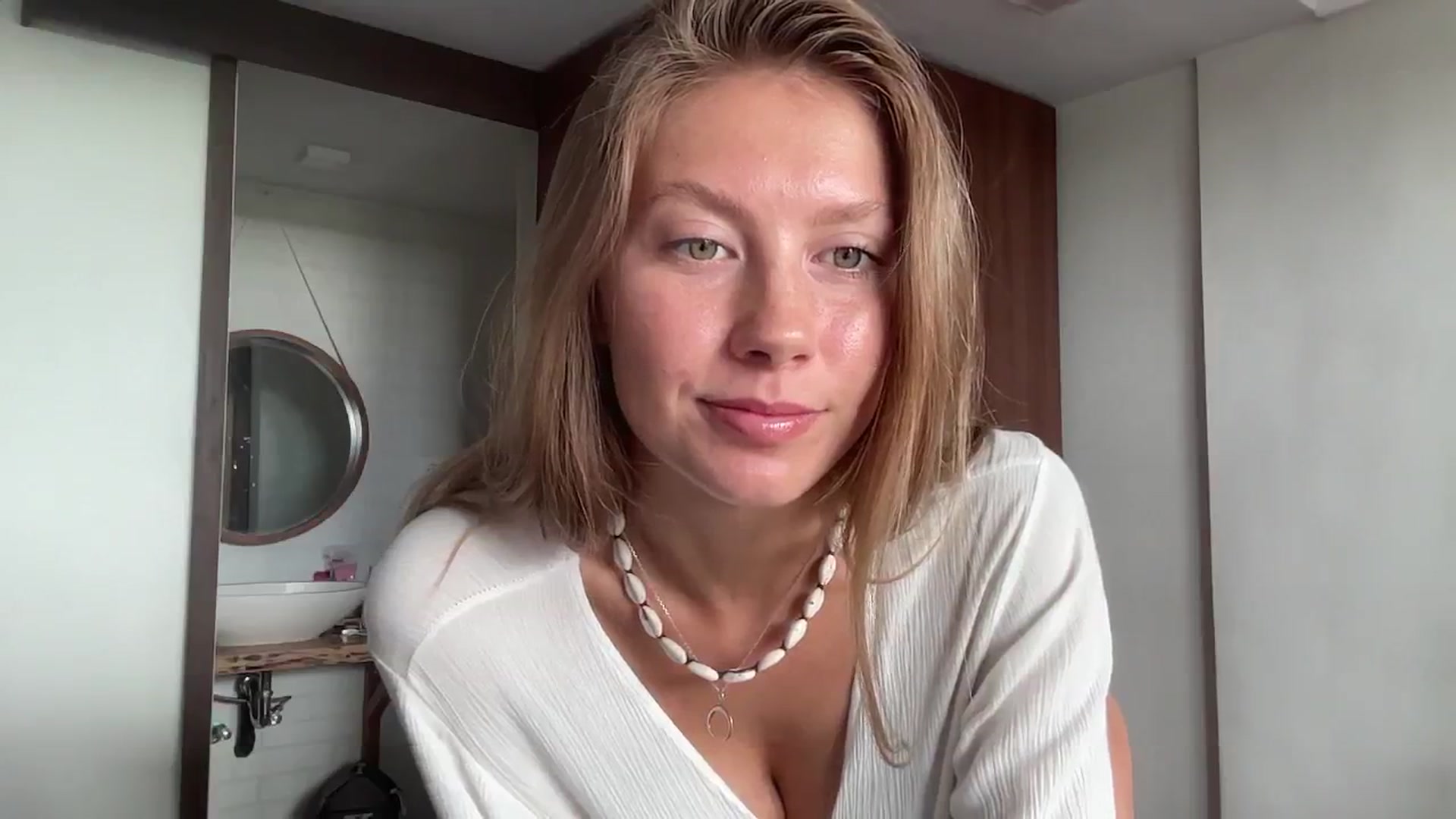 Gallery image thumbnail from SurfGirls's myfreecams stream on, 09/30/2024, 23:50 image 7 of 20