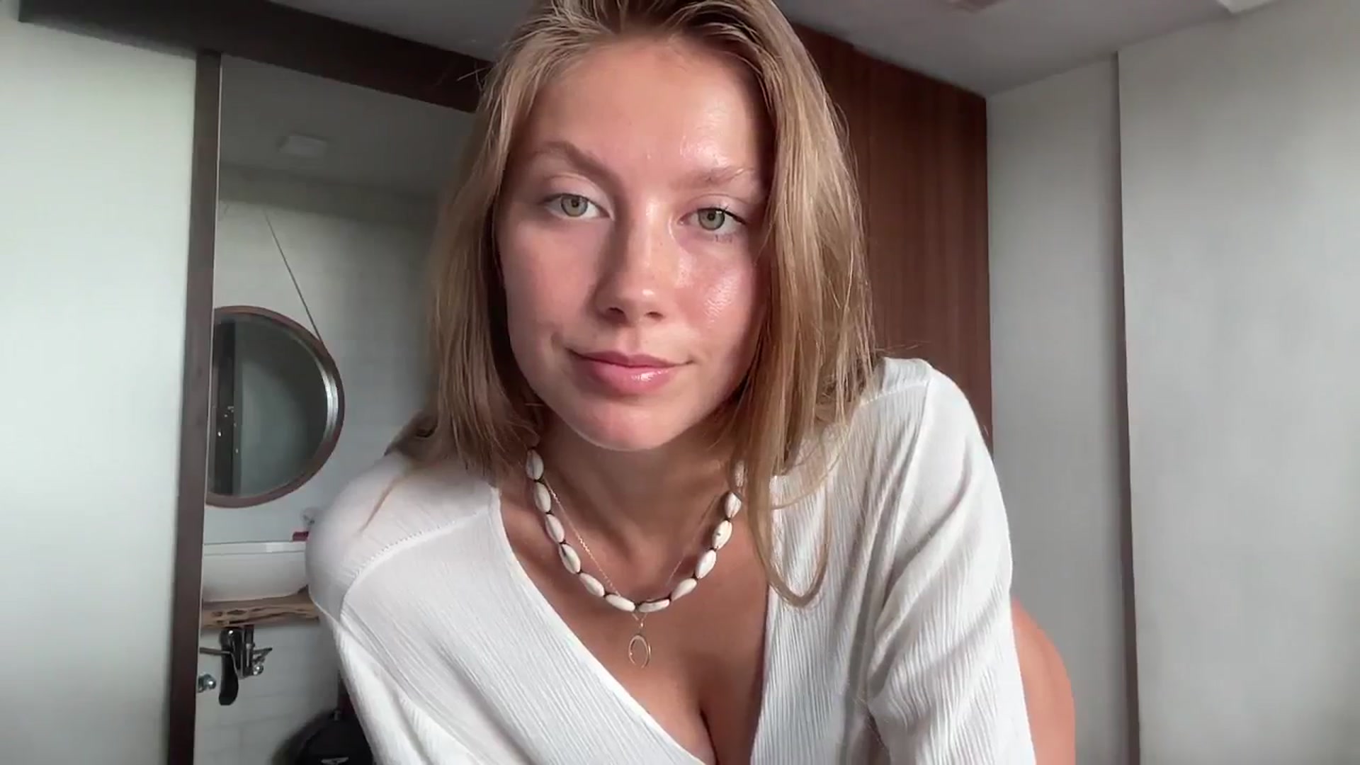 Gallery image thumbnail from SurfGirls's myfreecams stream on, 09/30/2024, 23:50 image 6 of 20