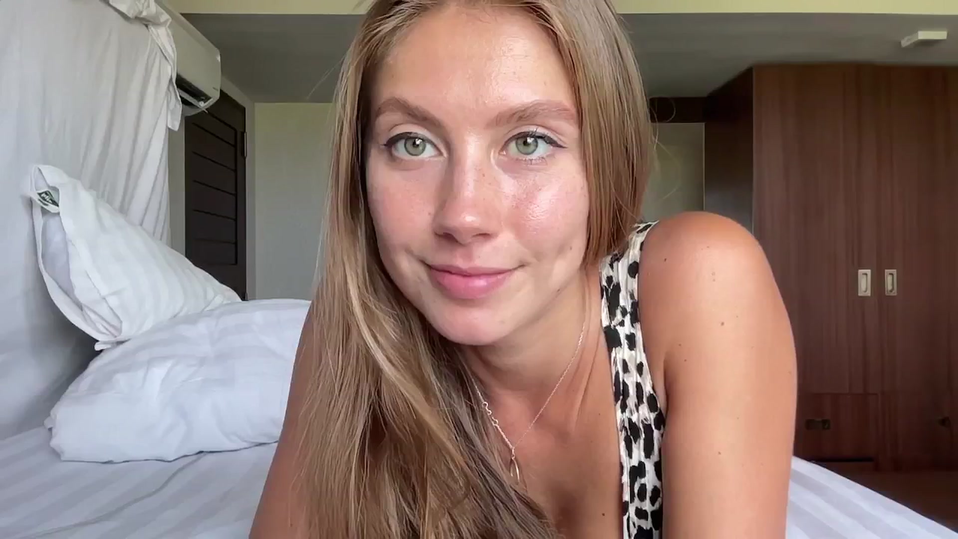 Gallery image thumbnail from SurfGirls's myfreecams stream on, 10/07/2024, 06:02 image 16 of 20
