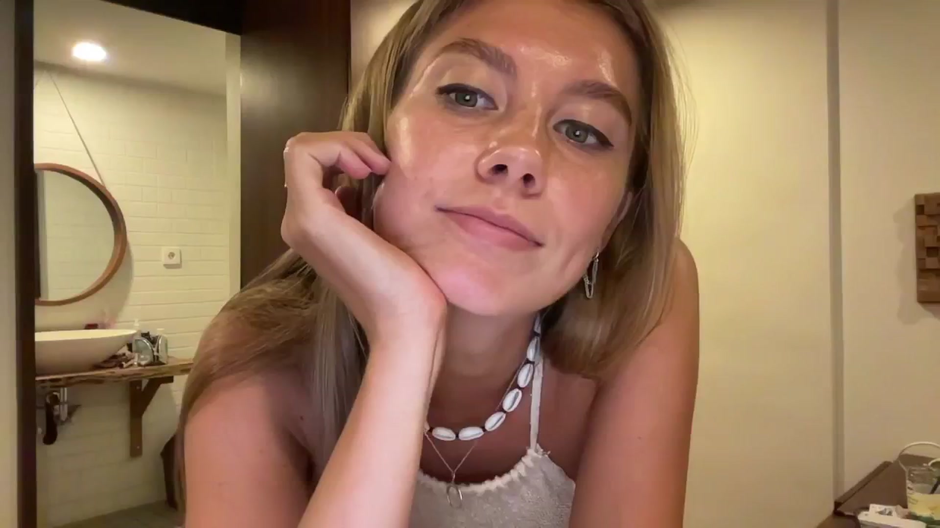 Gallery image thumbnail from SurfGirls's myfreecams stream on, 10/09/2024, 11:18 image 8 of 20