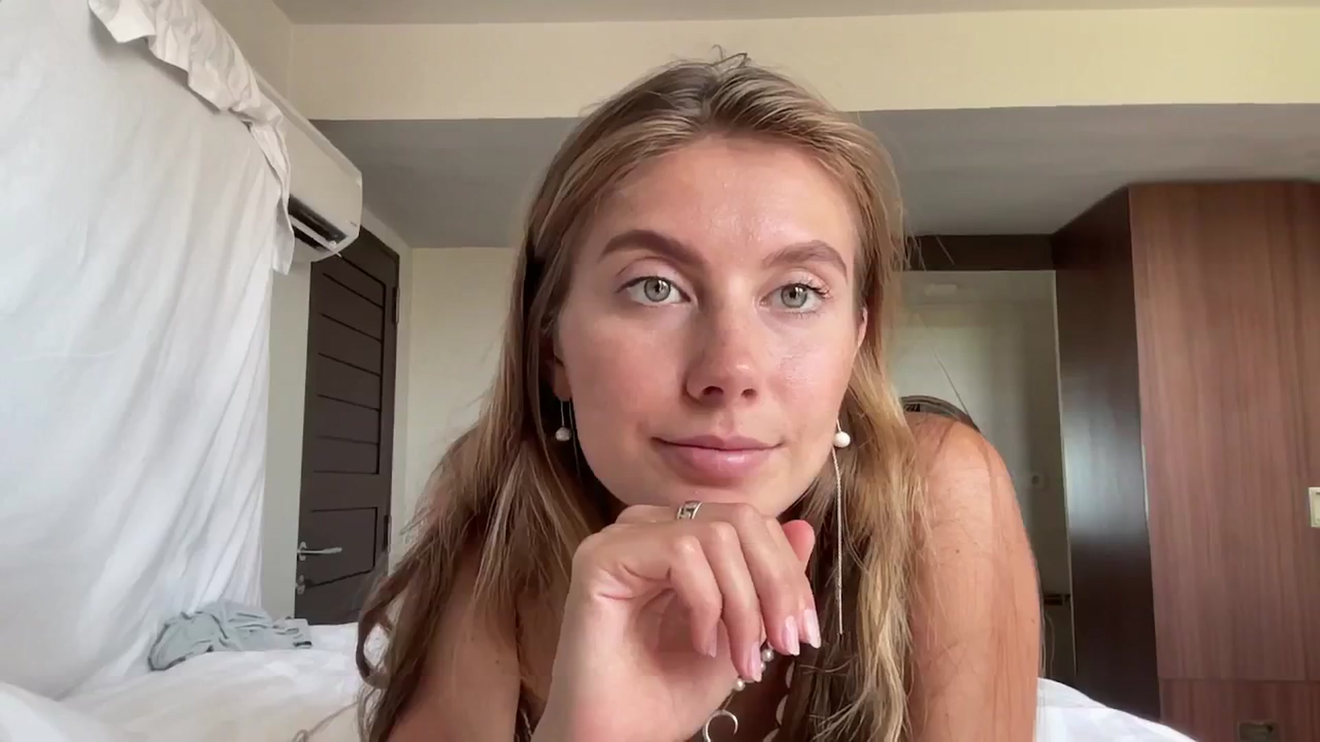Gallery image thumbnail from SurfGirls's myfreecams stream on, 10/10/2024, 02:18 image 13 of 20