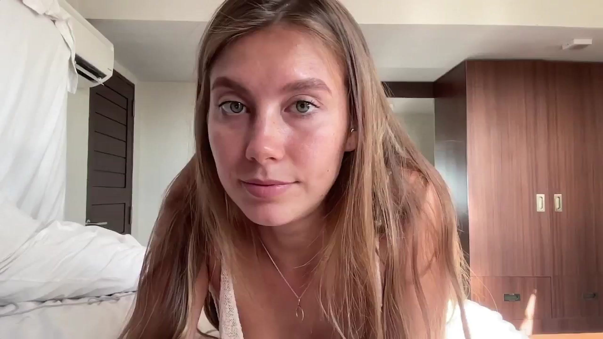 Gallery image thumbnail from SurfGirls's myfreecams stream on, 10/10/2024, 23:36 image 10 of 20