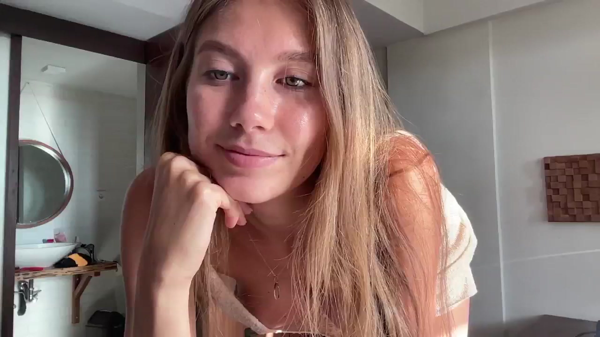 Gallery image thumbnail from SurfGirls's myfreecams stream on, 10/10/2024, 23:36 image 8 of 20