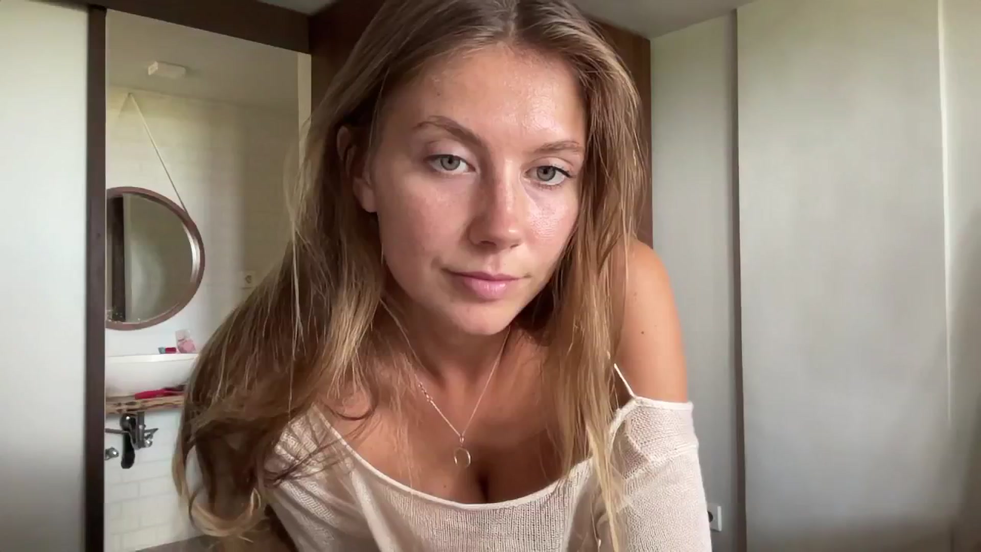 Gallery image thumbnail from SurfGirls's myfreecams stream on, 10/11/2024, 05:14 image 2 of 20