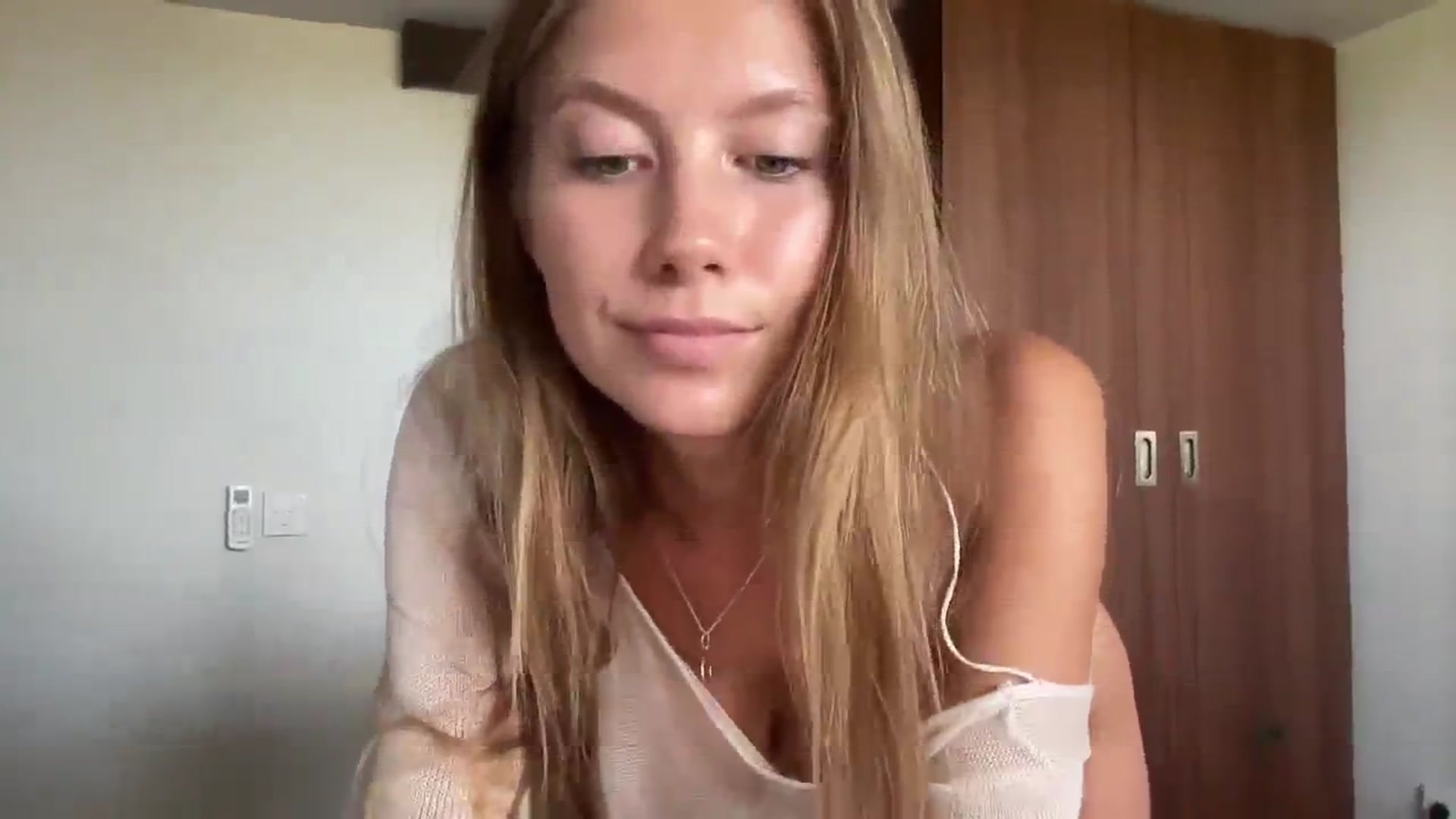 Gallery image thumbnail from SurfGirls's myfreecams stream on, 10/11/2024, 06:04 image 16 of 20