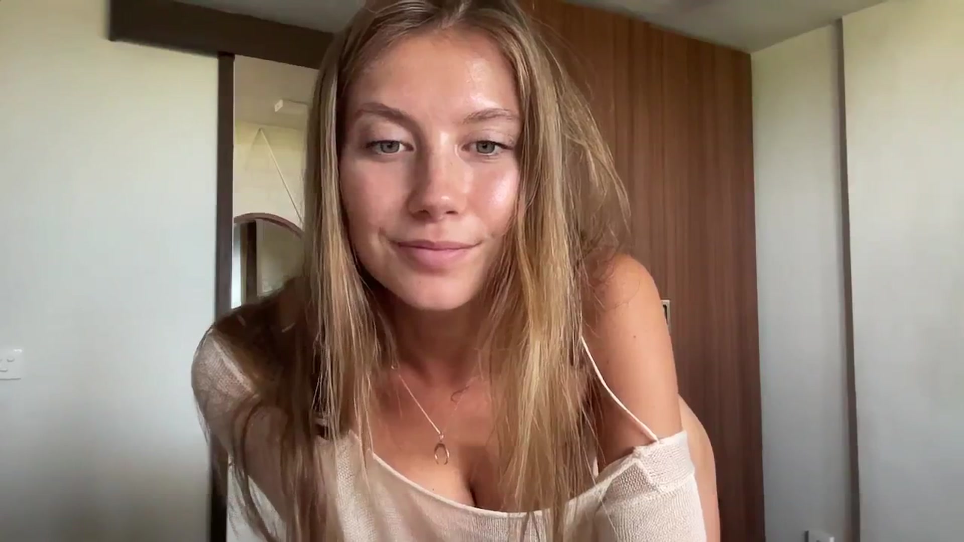 Gallery image thumbnail from SurfGirls's myfreecams stream on, 10/11/2024, 06:04 image 2 of 20