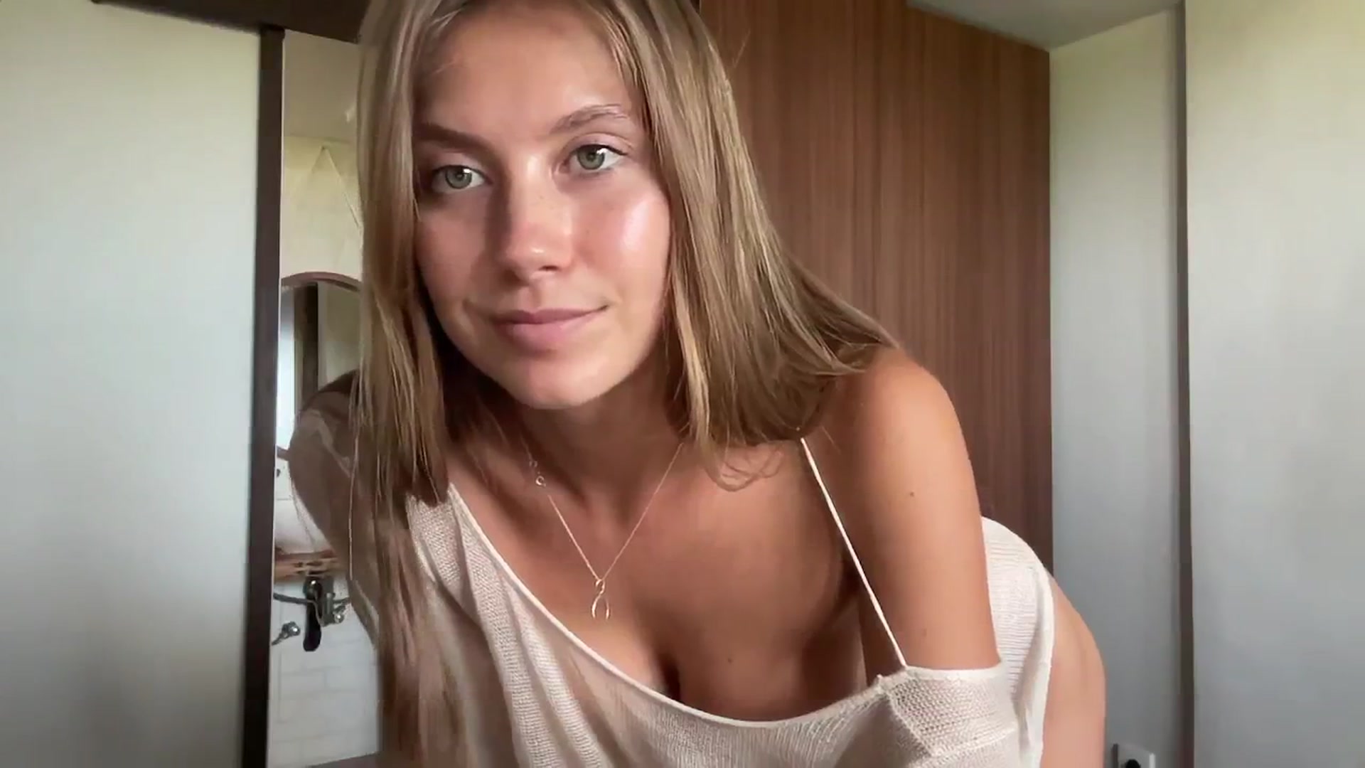 Gallery image thumbnail from SurfGirls's myfreecams stream on, 10/11/2024, 06:04 image 6 of 20