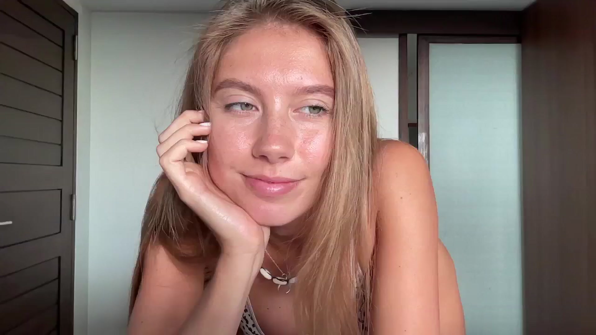 Gallery image thumbnail from SurfGirls's myfreecams stream on, 10/23/2024, 23:18 image 19 of 20