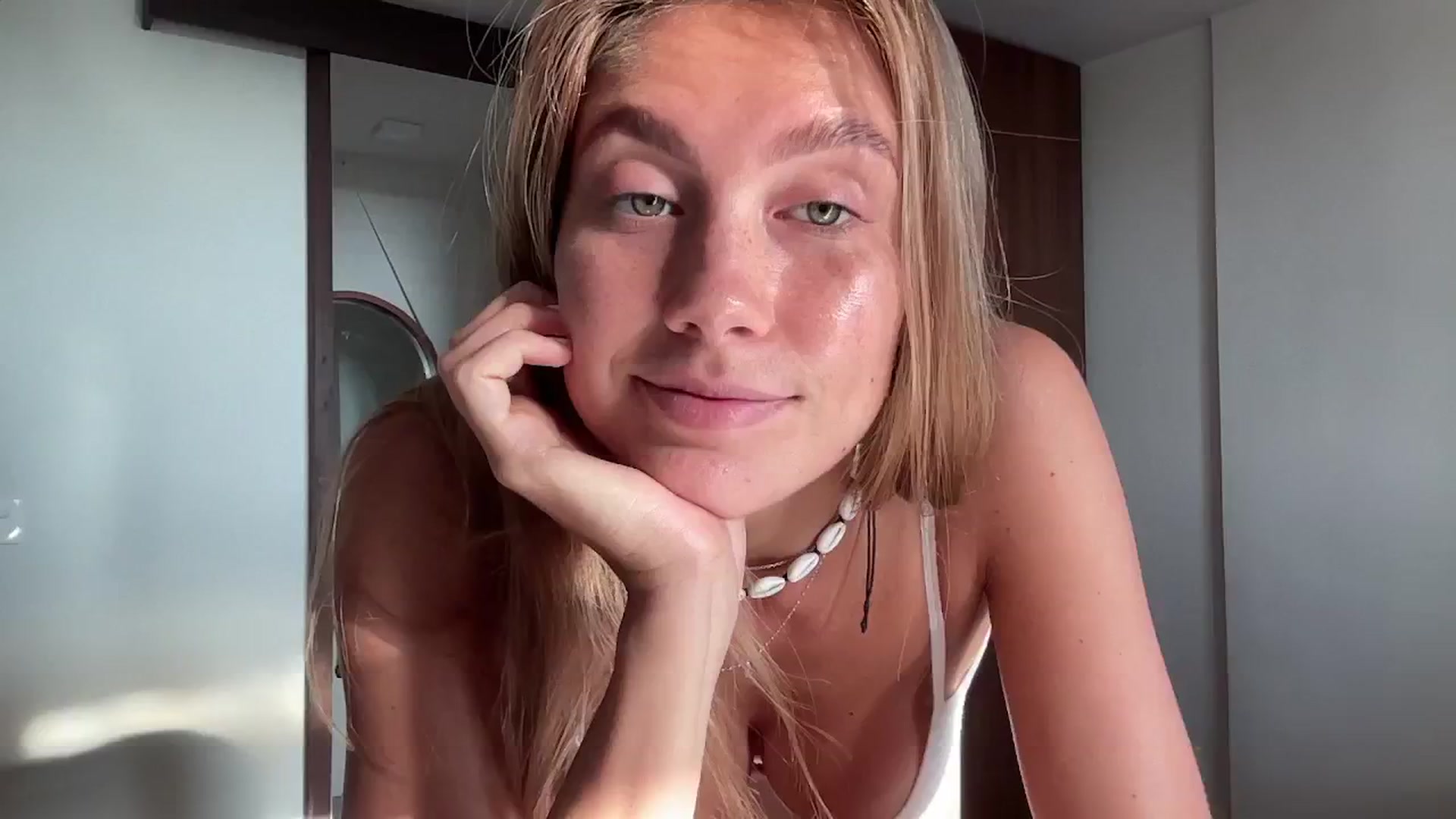Gallery image thumbnail from SurfGirls's myfreecams stream on, 10/29/2024, 23:15 image 16 of 20