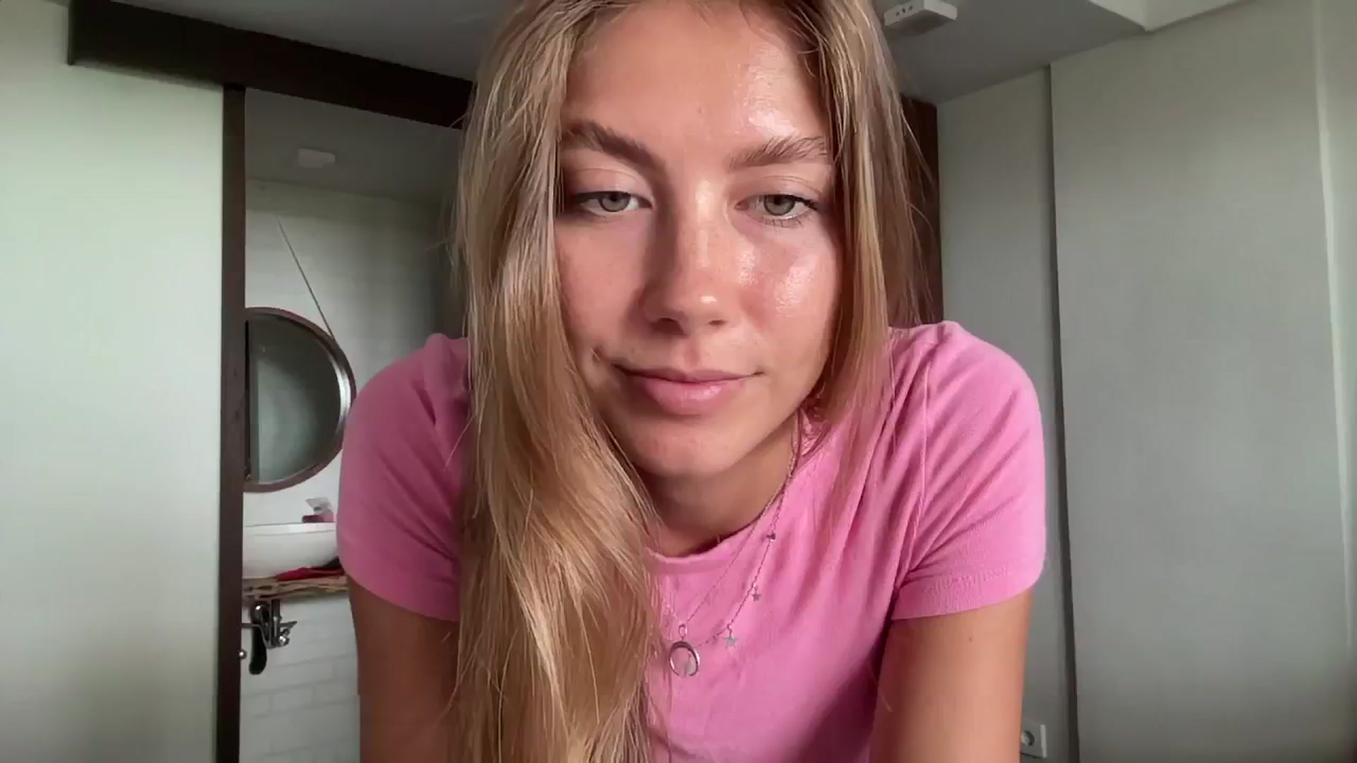 Gallery image thumbnail from SurfGirls's myfreecams stream on, 10/31/2024, 01:17 image 8 of 20