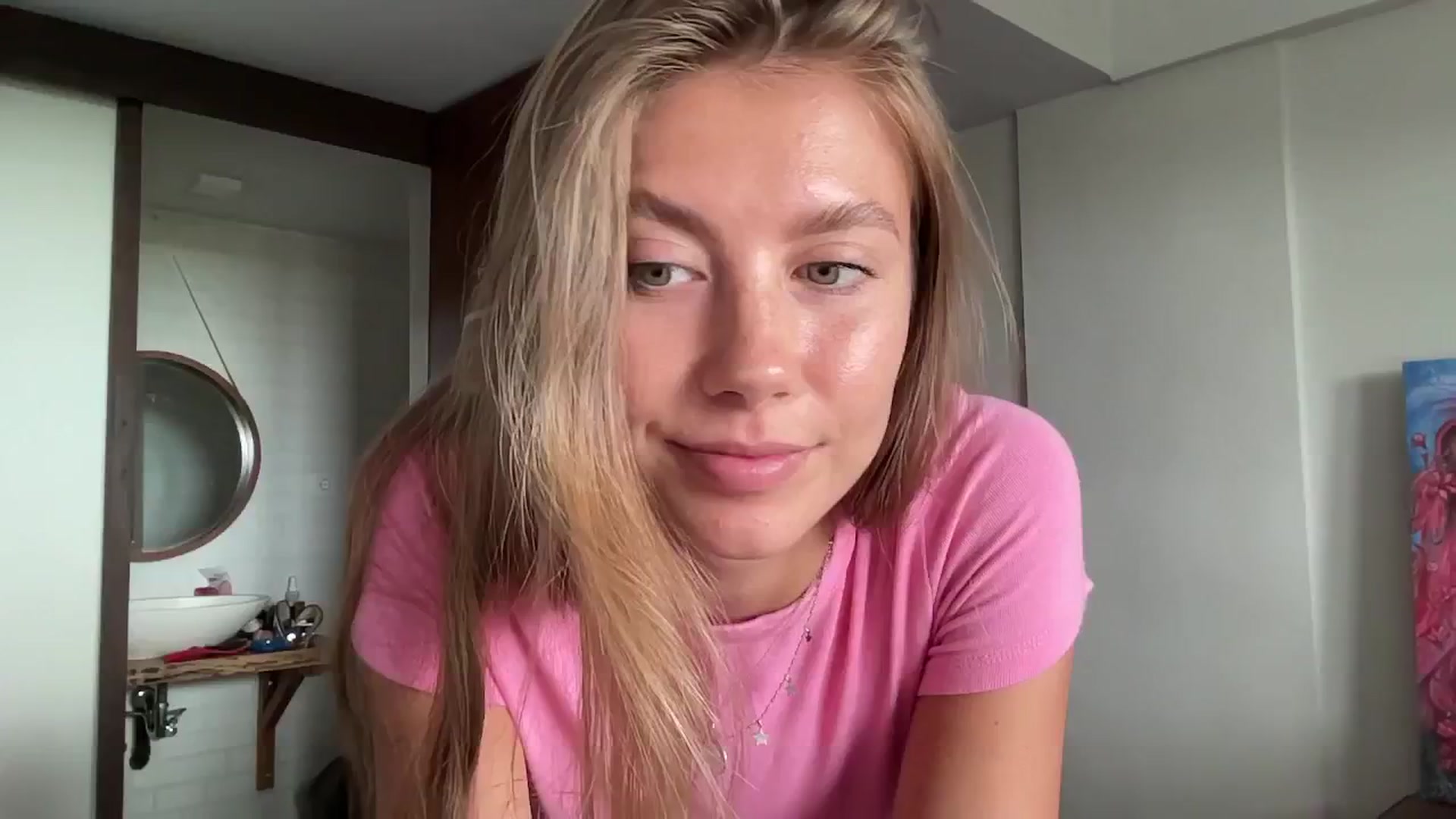 Gallery image thumbnail from SurfGirls's myfreecams stream on, 10/31/2024, 01:17 image 18 of 20