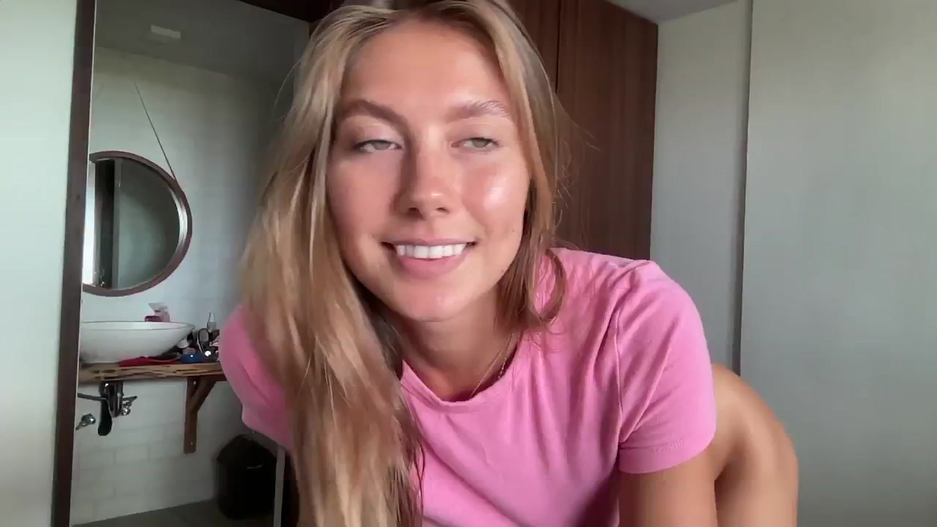 Gallery image thumbnail from SurfGirls's myfreecams stream on, 10/31/2024, 02:04 image 2 of 20