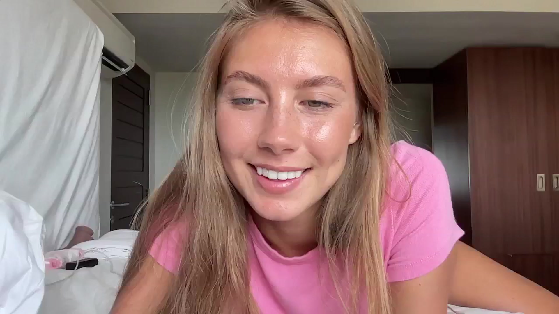 Gallery image thumbnail from SurfGirls's myfreecams stream on, 11/01/2024, 02:02 image 9 of 20