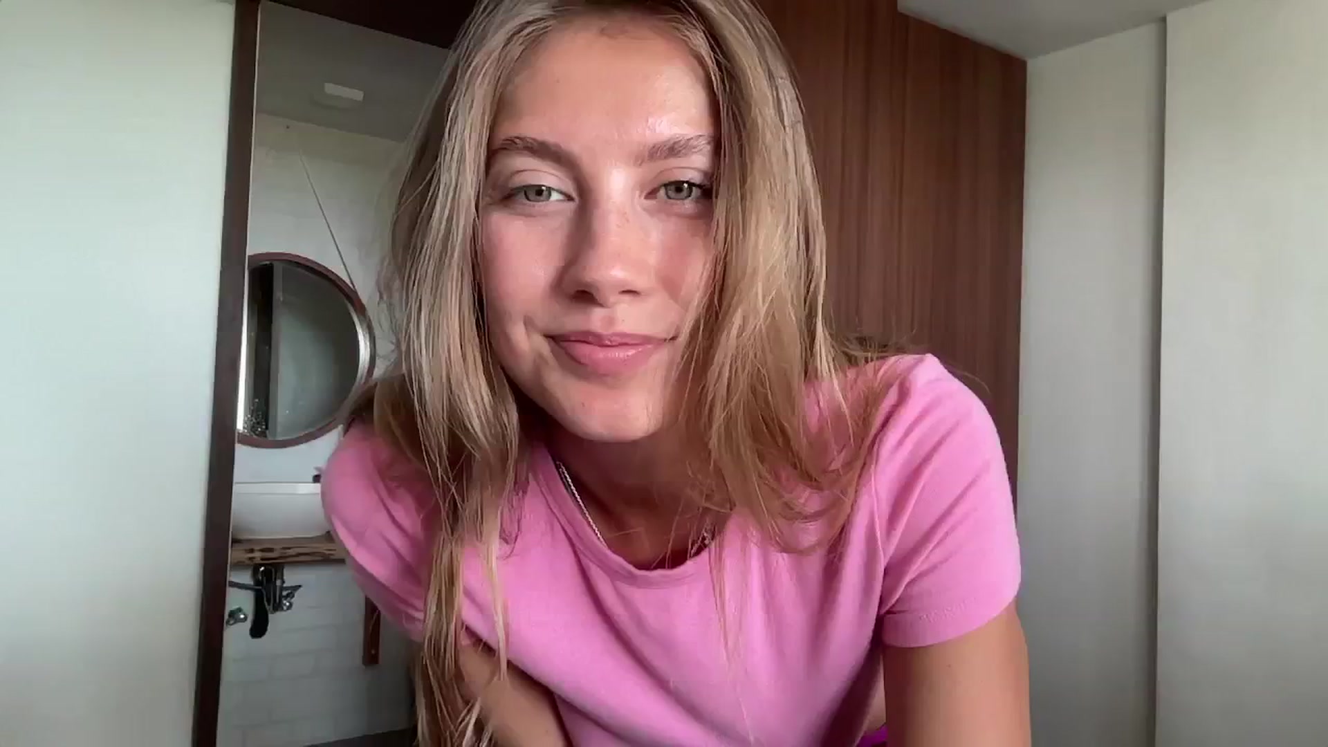 Gallery image thumbnail from SurfGirls's myfreecams stream on, 11/01/2024, 02:02 image 3 of 20