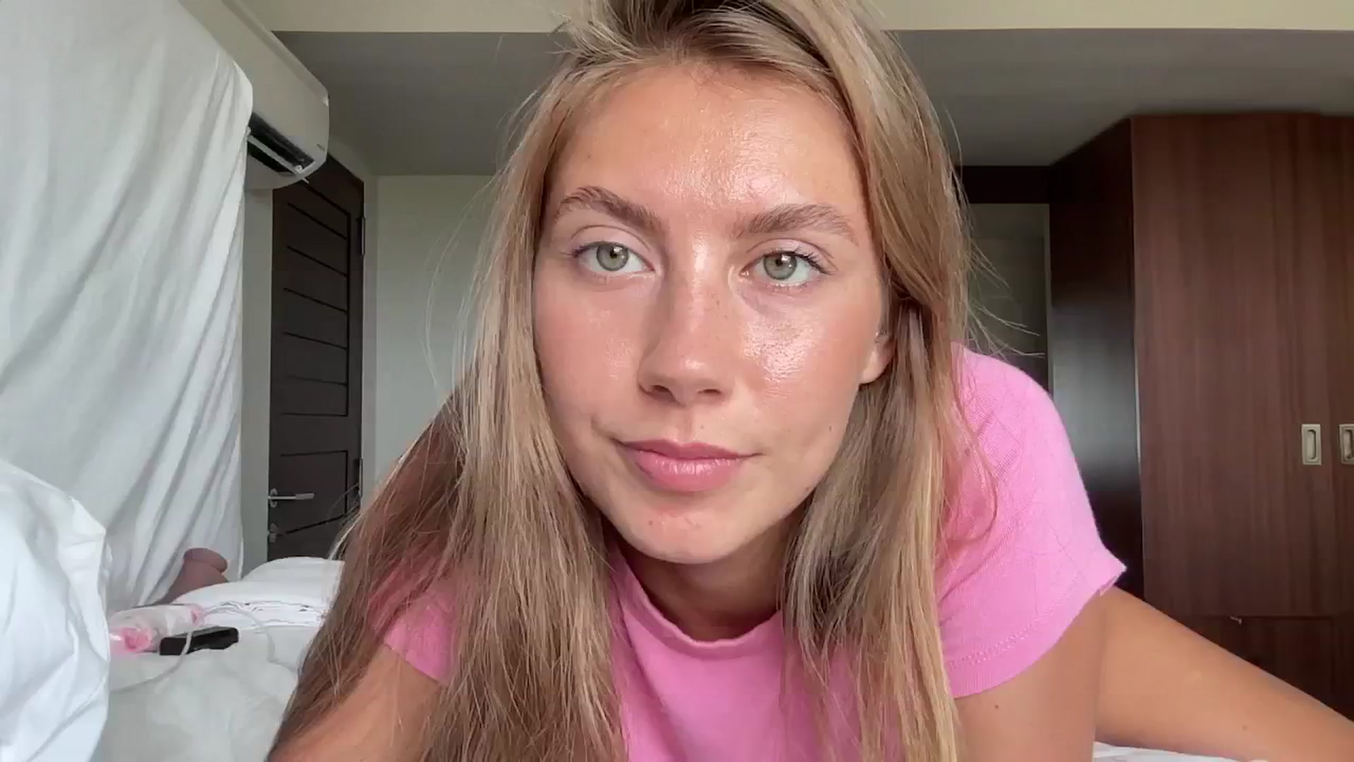 Gallery image thumbnail from SurfGirls's myfreecams stream on, 11/01/2024, 02:02 image 10 of 20