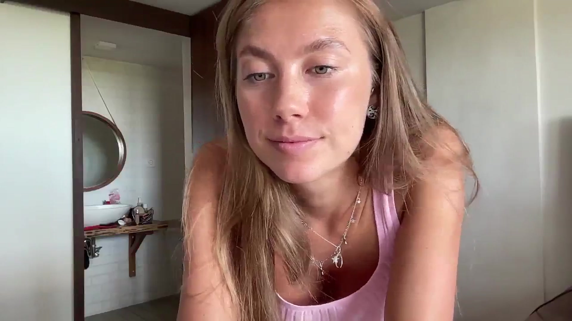 Gallery image thumbnail from SurfGirls's myfreecams stream on, 11/03/2024, 02:18 image 11 of 20