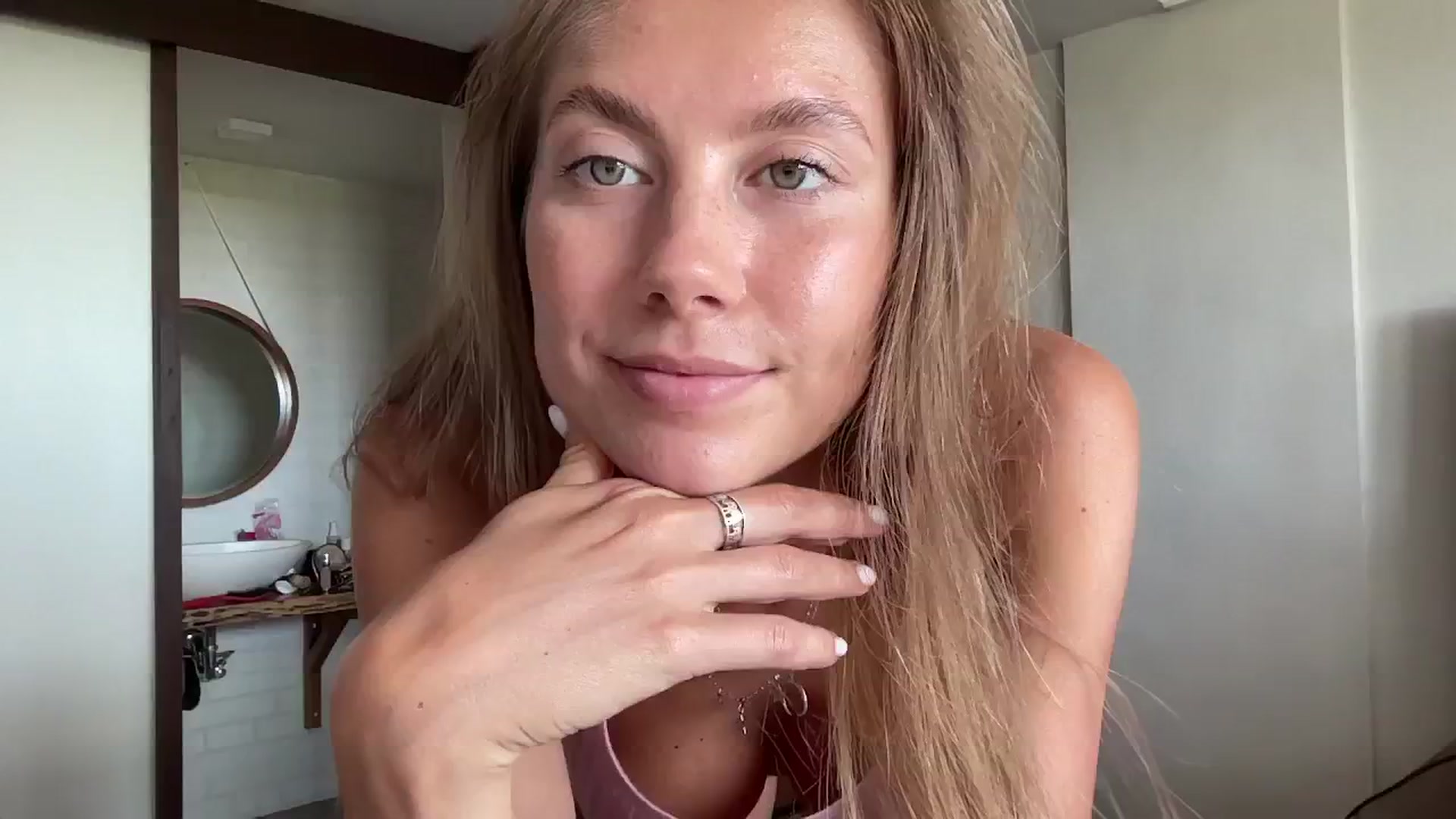 Gallery image thumbnail from SurfGirls's myfreecams stream on, 11/03/2024, 02:18 image 5 of 20