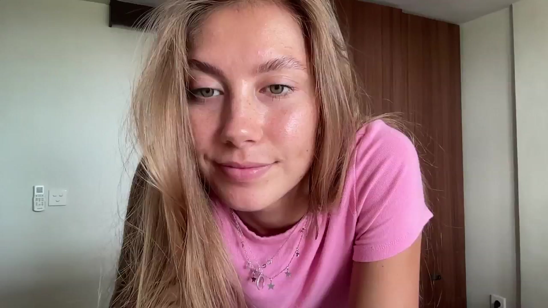 Gallery image thumbnail from SurfGirls's myfreecams stream on, 11/04/2024, 01:46 image 6 of 20