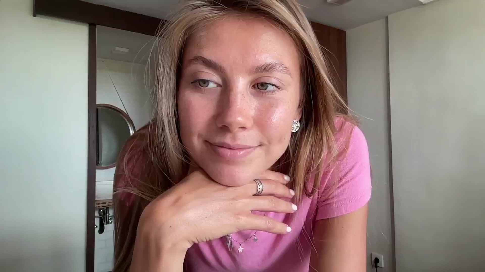 Gallery image thumbnail from SurfGirls's myfreecams stream on, 11/04/2024, 01:46 image 2 of 20