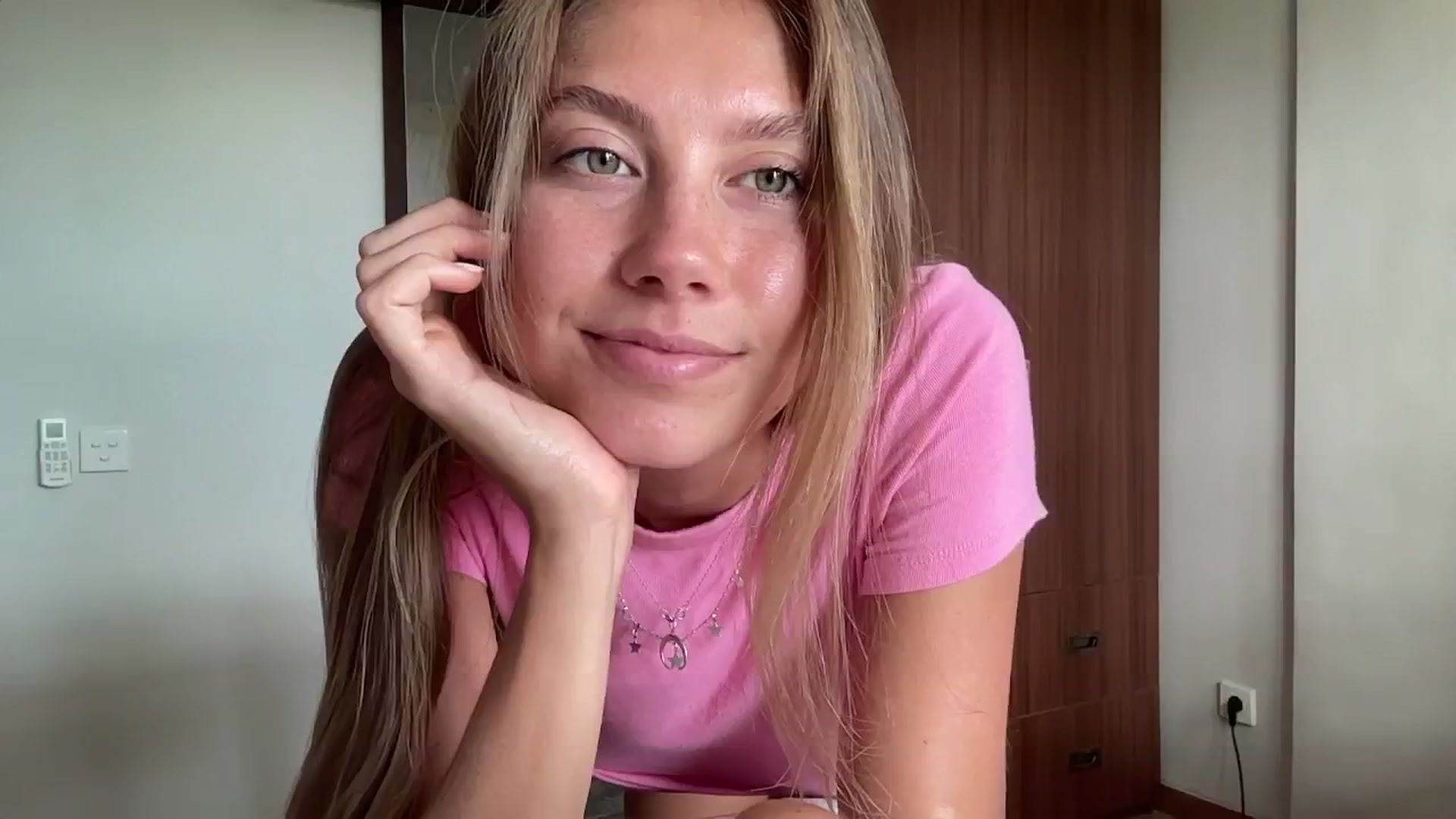 Gallery image thumbnail from SurfGirls's myfreecams stream on, 11/04/2024, 01:46 image 11 of 20