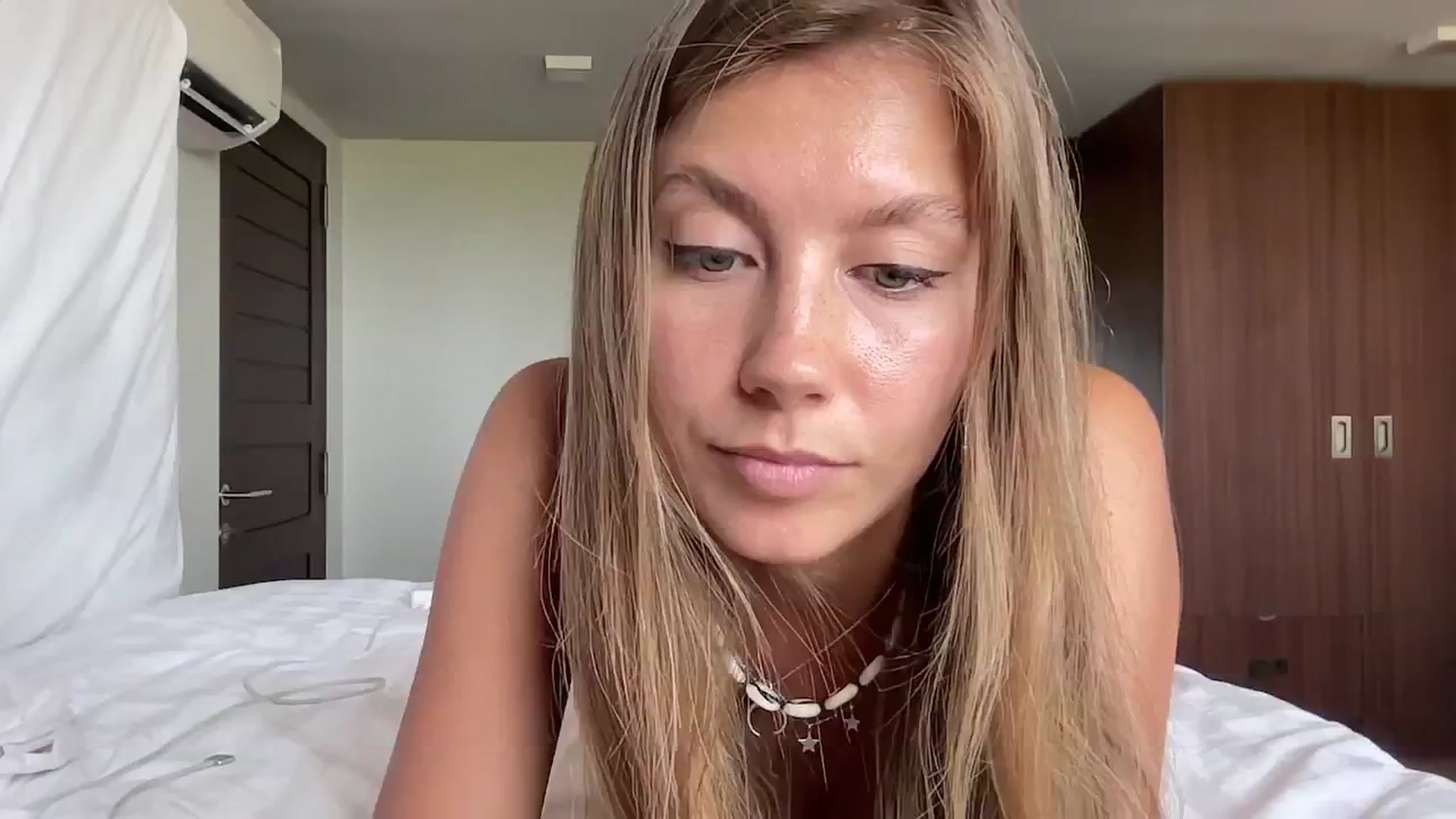 Gallery image thumbnail from SurfGirls's myfreecams stream on, 11/09/2024, 04:45 image 15 of 20