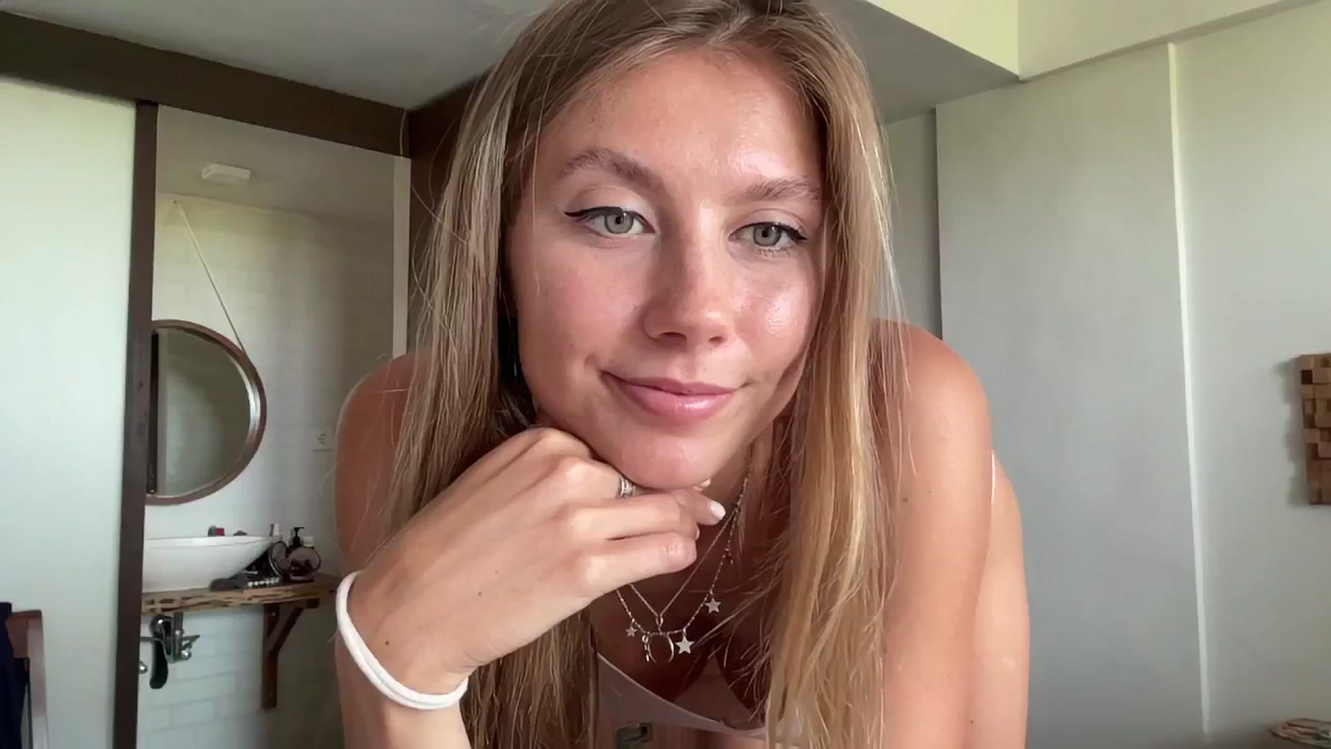 Gallery image thumbnail from SurfGirls's myfreecams stream on, 11/13/2024, 04:36 image 9 of 20