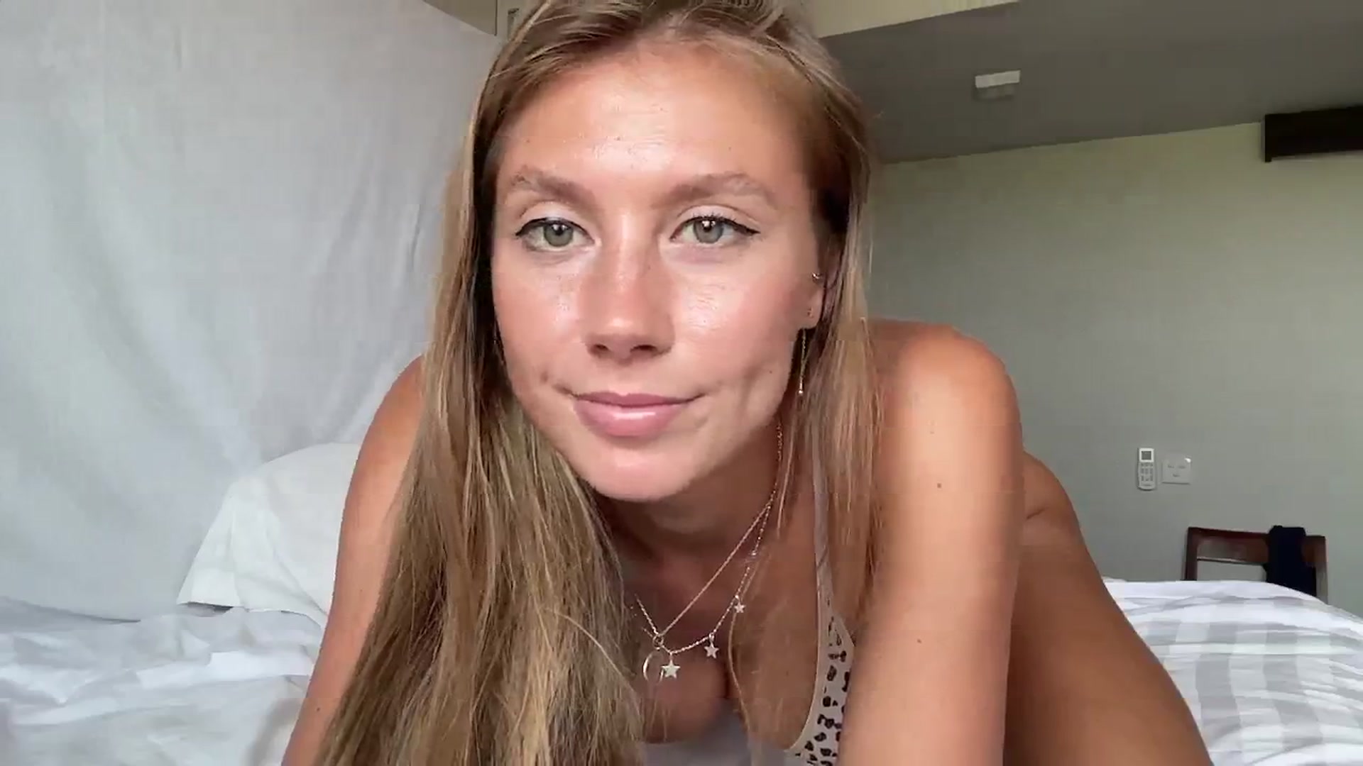 Gallery image thumbnail from SurfGirls's myfreecams stream on, 11/14/2024, 03:30 image 19 of 20