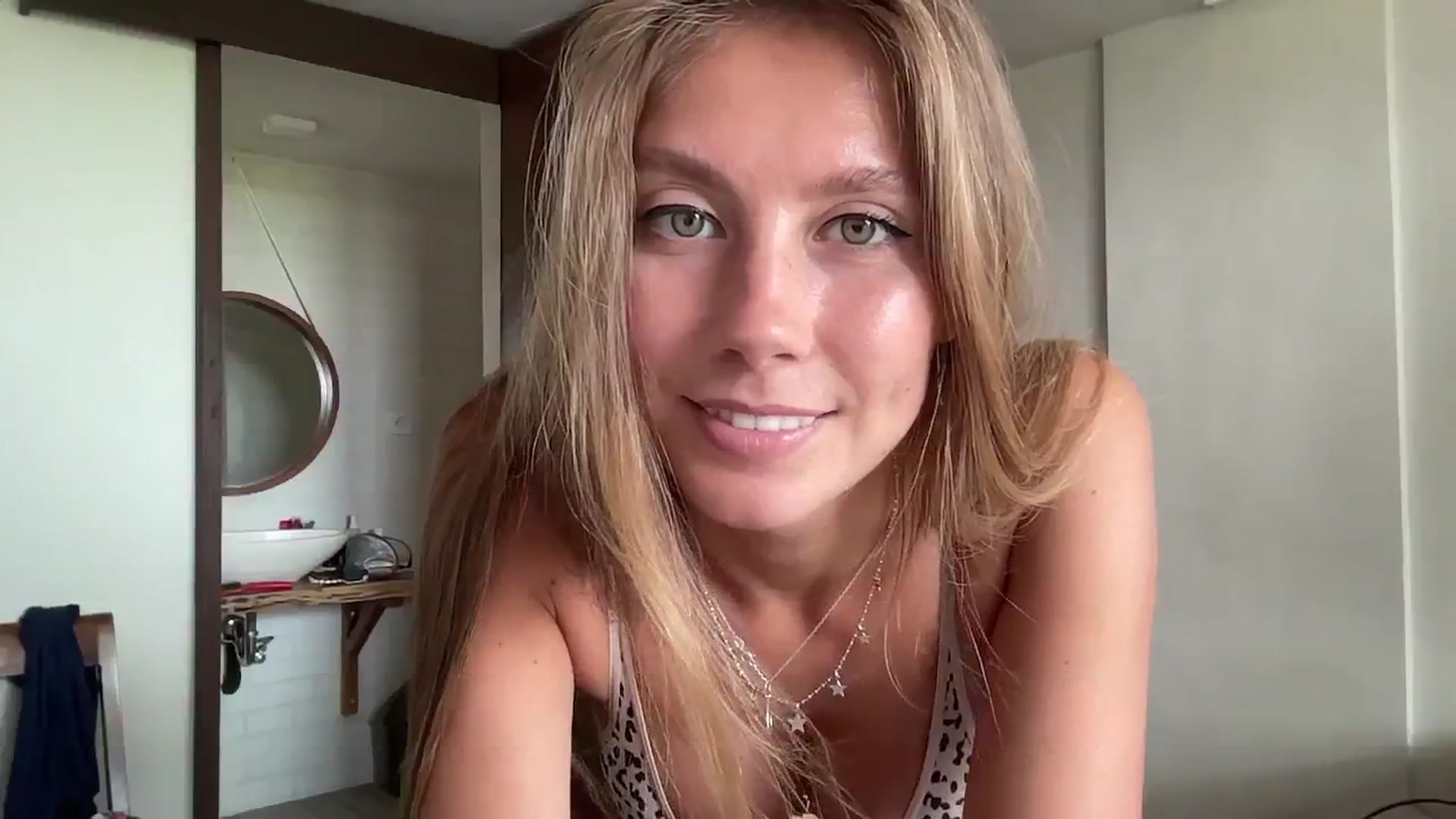 Gallery image thumbnail from SurfGirls's myfreecams stream on, 11/14/2024, 03:30 image 8 of 20