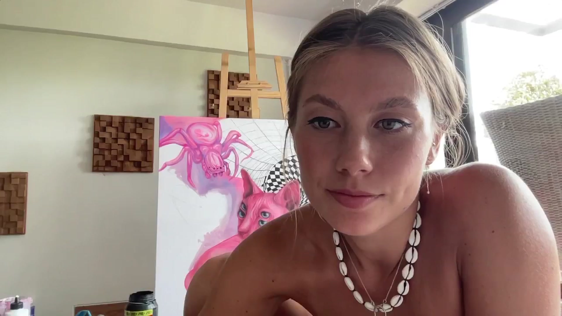 Gallery image thumbnail from SurfGirls's myfreecams stream on, 11/16/2024, 04:34 image 17 of 20