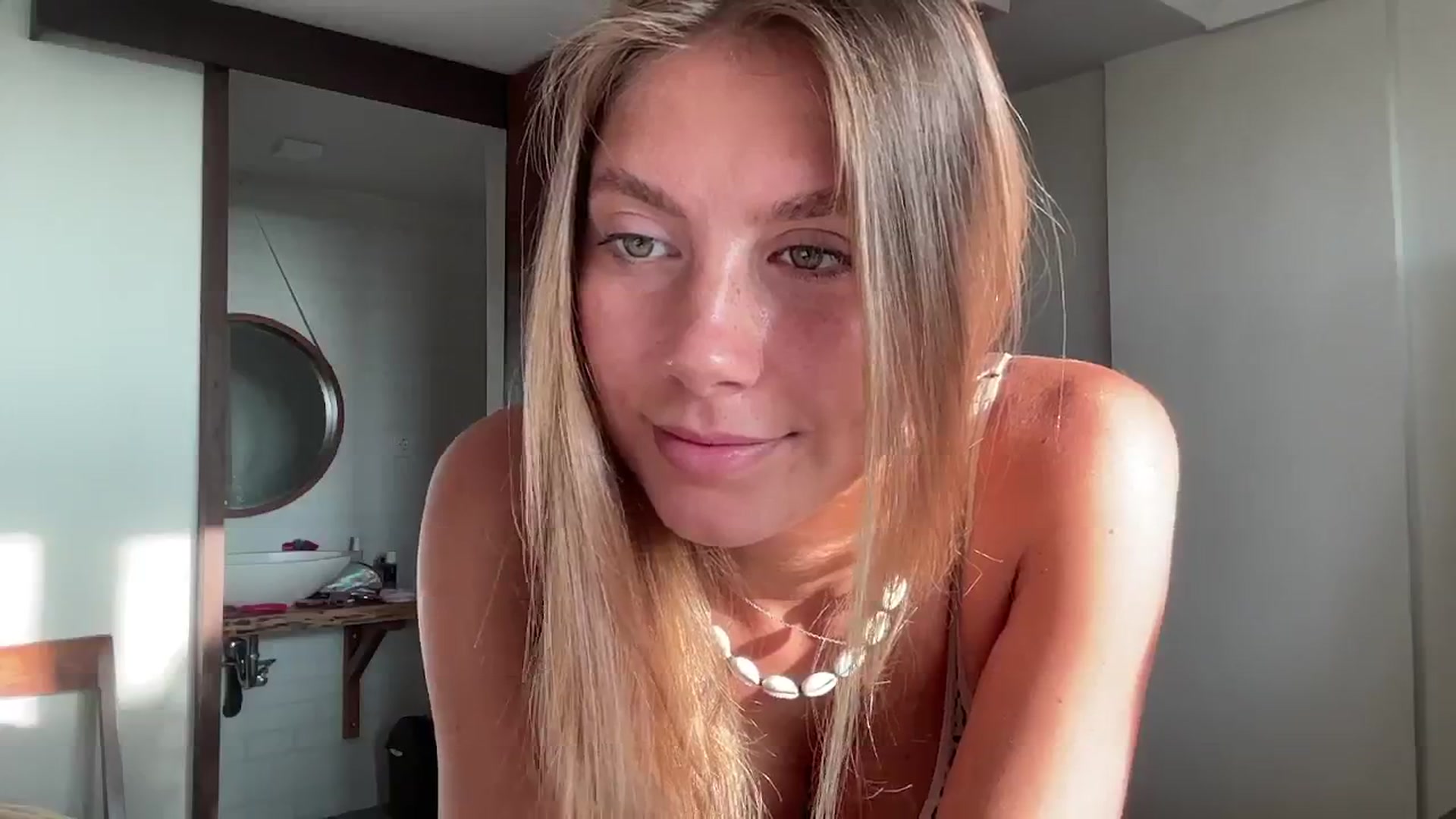 Gallery image thumbnail from SurfGirls's myfreecams stream on, 11/17/2024, 23:06 image 6 of 20