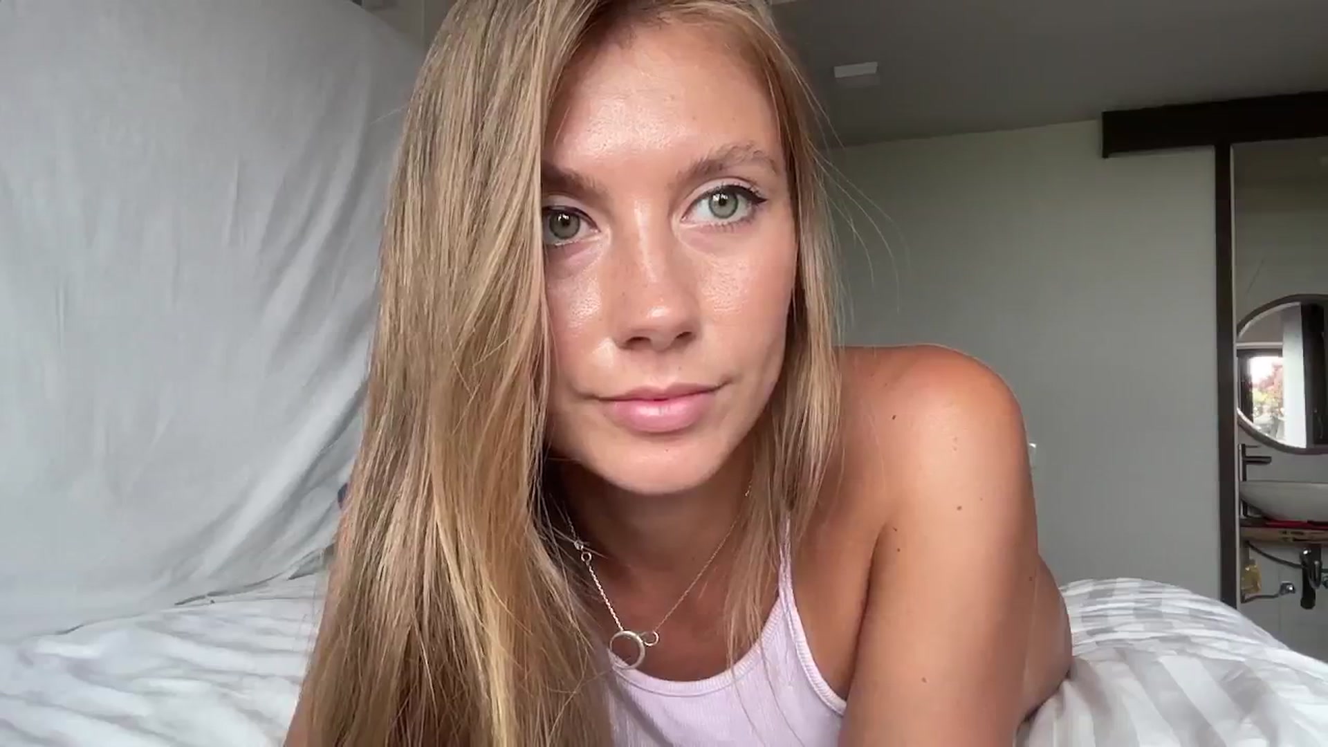 Gallery image thumbnail from SurfGirls's myfreecams stream on, 11/22/2024, 02:37 image 10 of 20