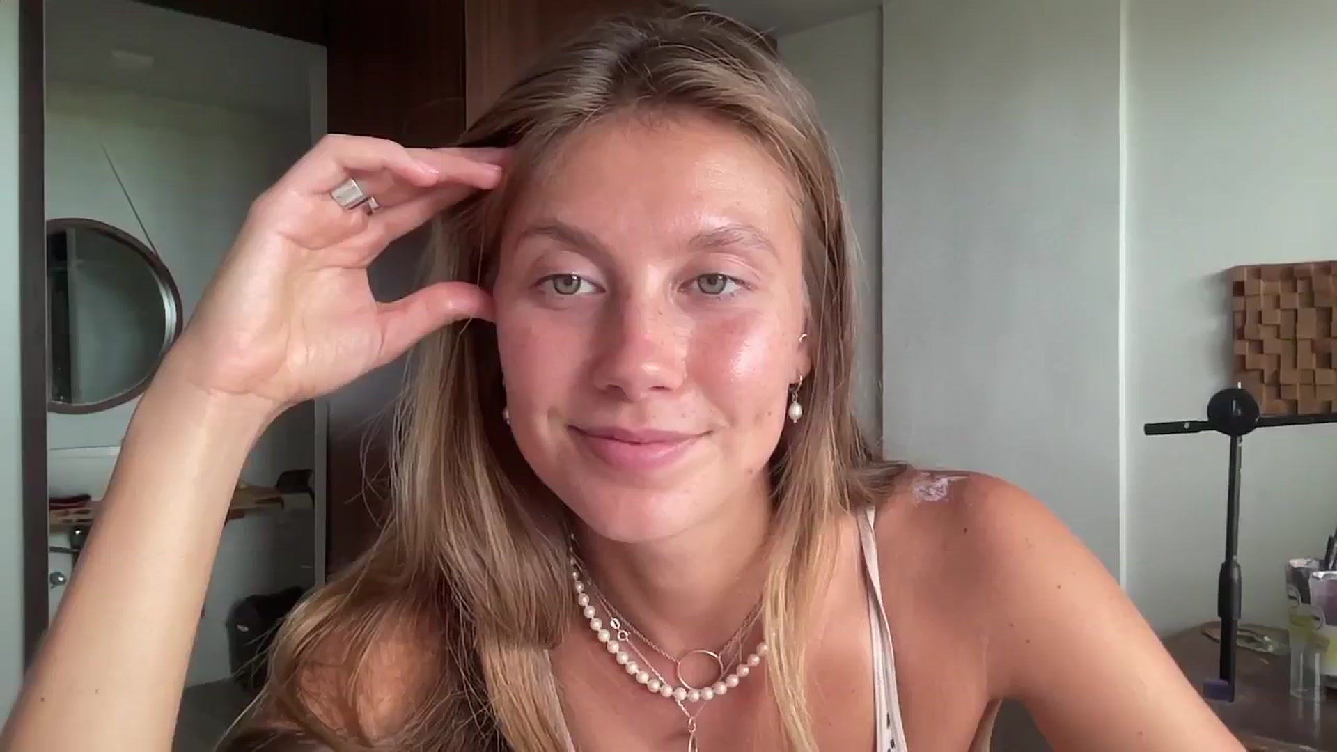 Gallery image thumbnail from SurfGirls's myfreecams stream on, 12/04/2024, 05:10 image 16 of 20