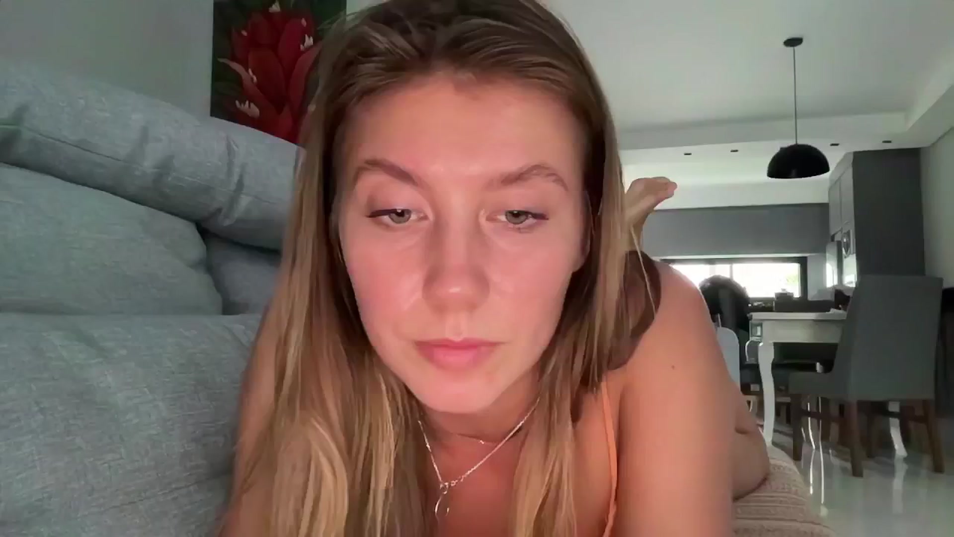 Gallery image thumbnail from SurfGirls's myfreecams stream on, 12/24/2024, 20:17 image 11 of 20