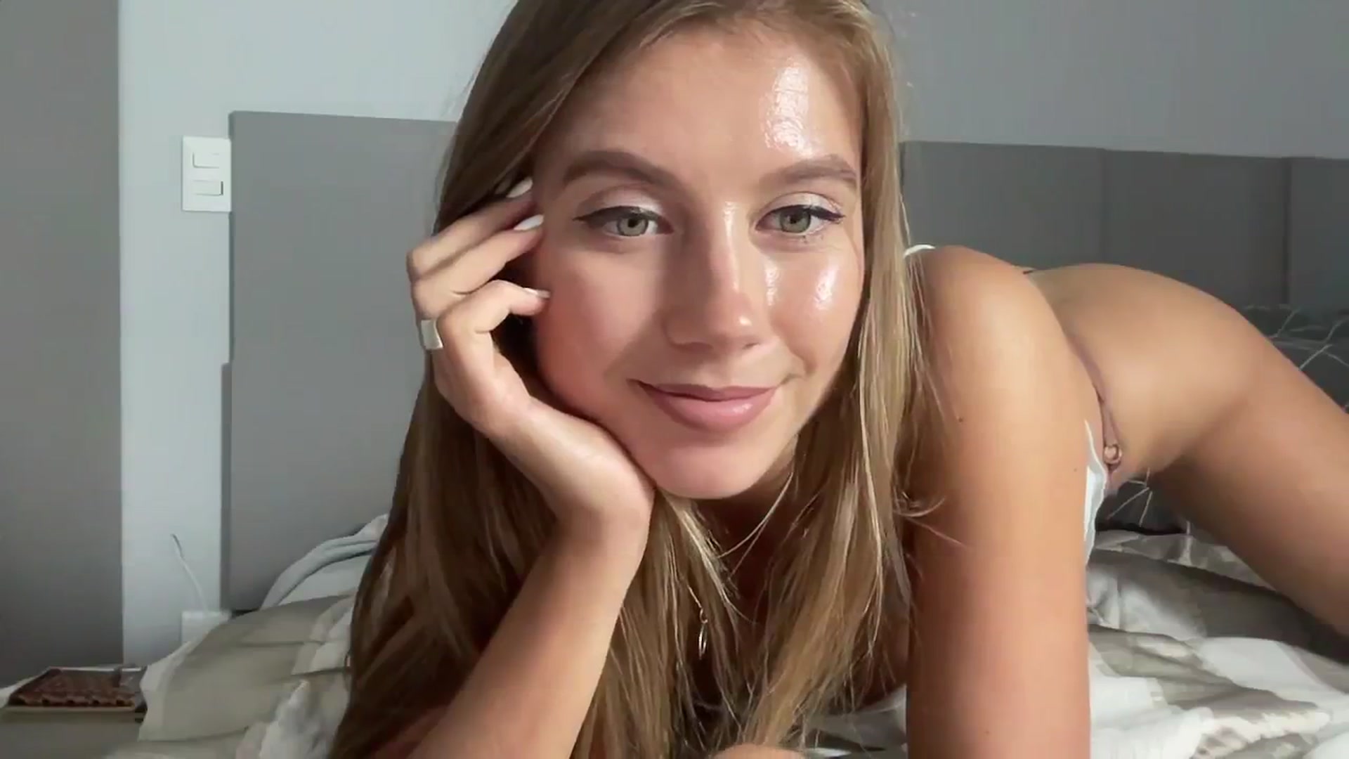 Gallery image thumbnail from SurfGirls's myfreecams stream on, 01/02/2025, 21:52 image 20 of 20