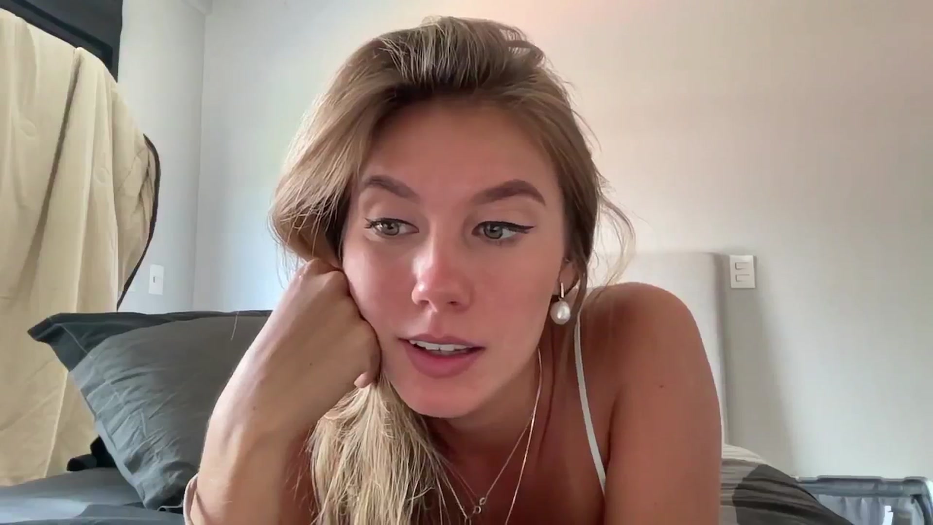 Gallery image thumbnail from SurfGirls's myfreecams stream on, 01/04/2025, 12:57 image 4 of 20