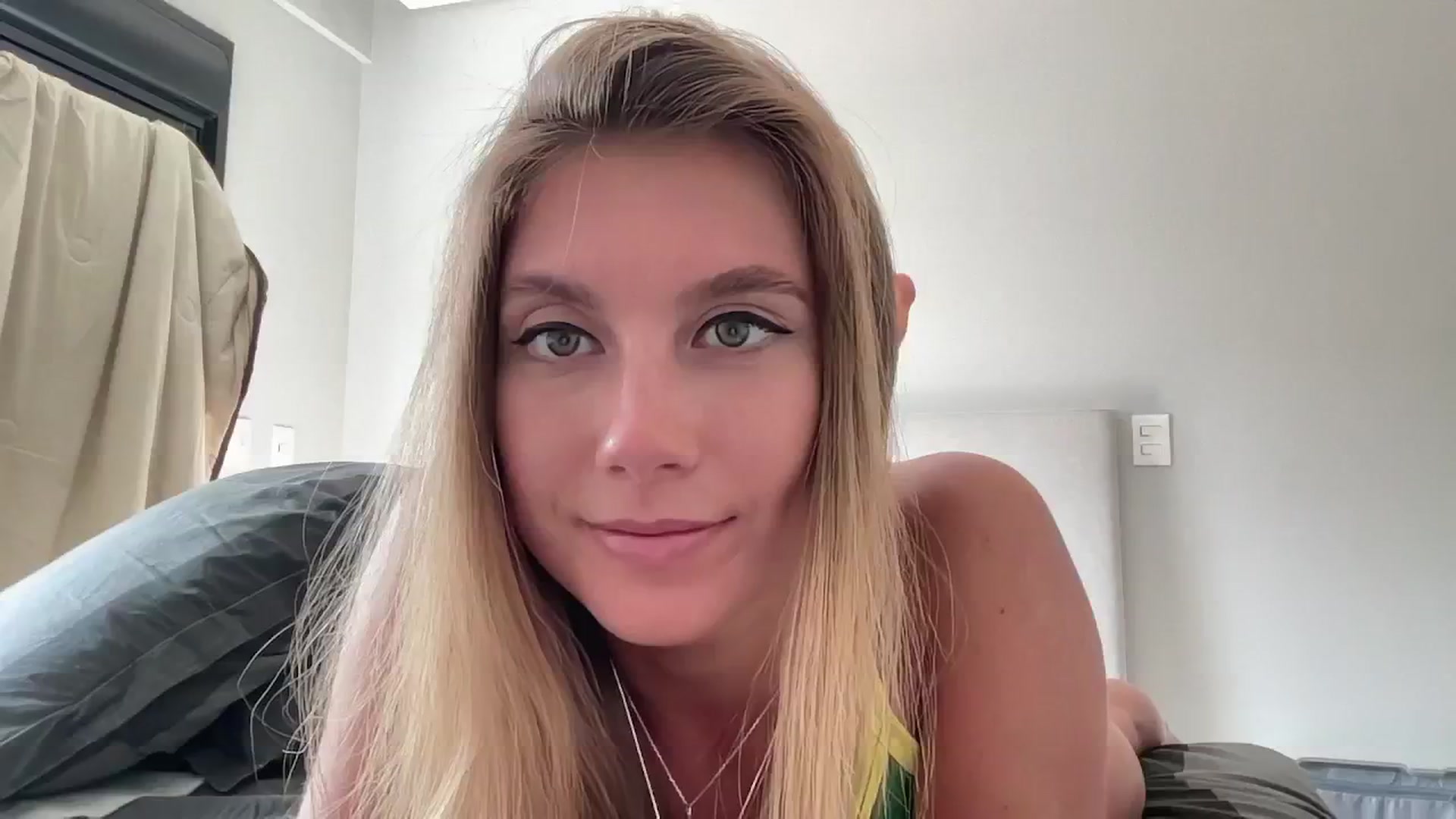 Gallery image thumbnail from SurfGirls's myfreecams stream on, 01/06/2025, 18:18 image 7 of 20