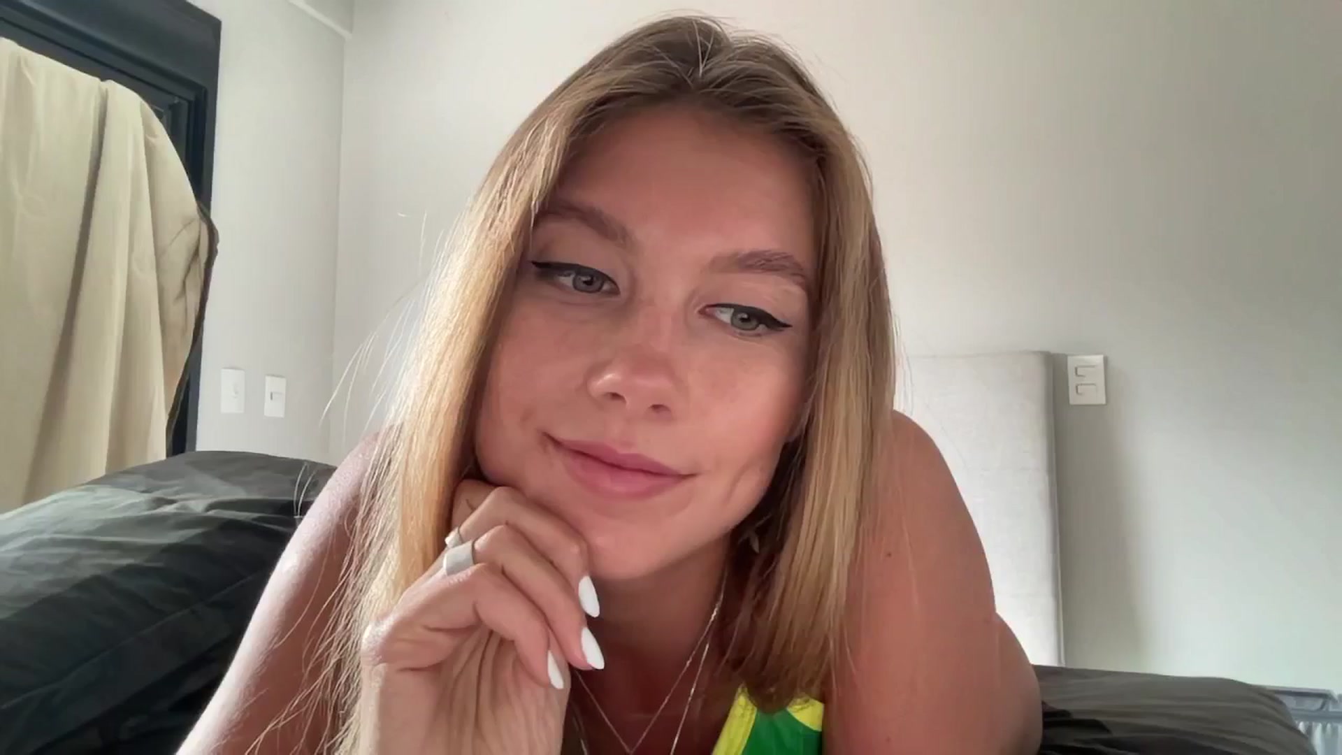 Gallery image thumbnail from SurfGirls's myfreecams stream on, 01/06/2025, 19:46 image 17 of 20