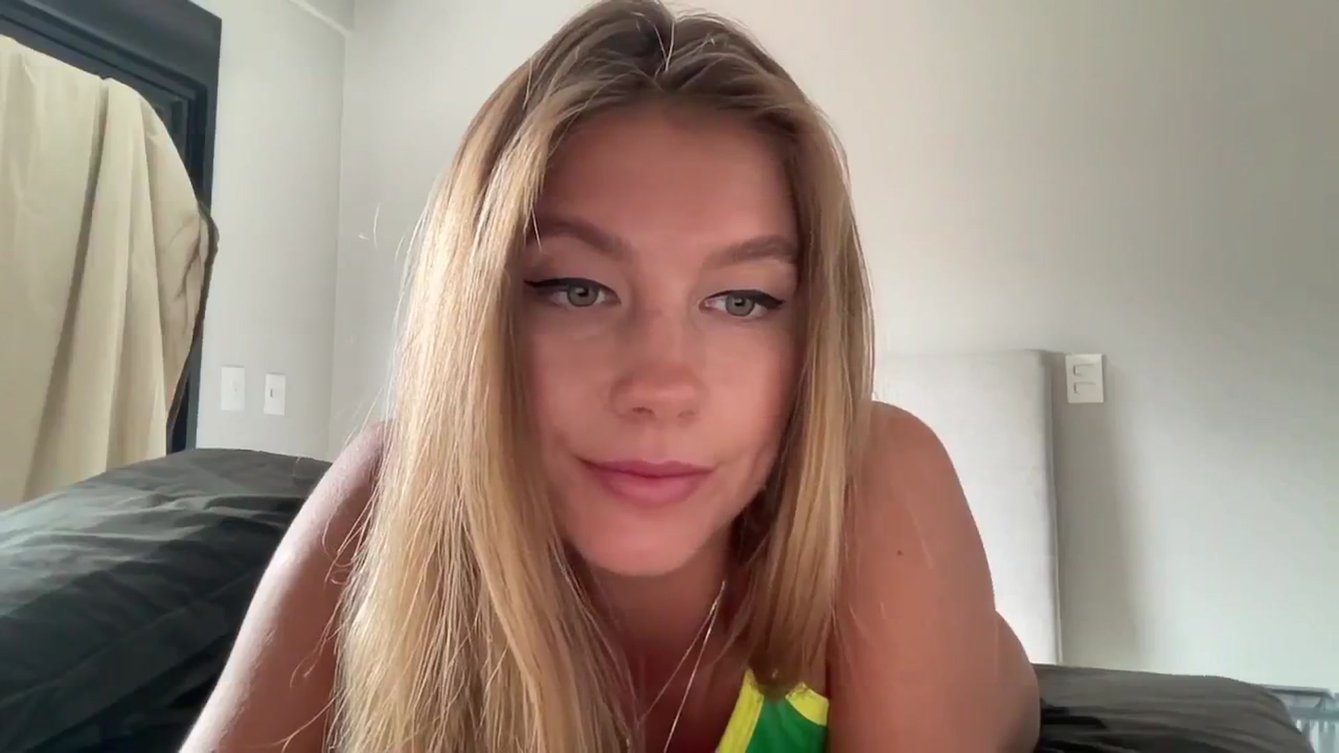 Gallery image thumbnail from SurfGirls's myfreecams stream on, 01/06/2025, 19:46 image 18 of 20