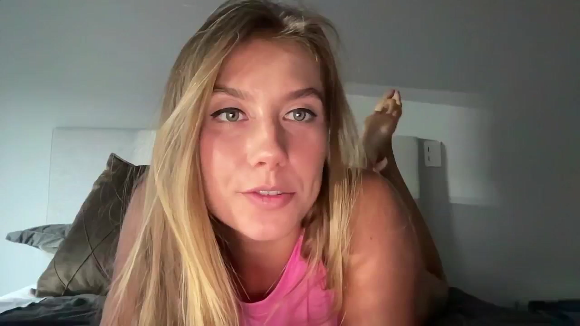 Gallery image thumbnail from SurfGirls's myfreecams stream on, 01/13/2025, 22:16 image 11 of 20