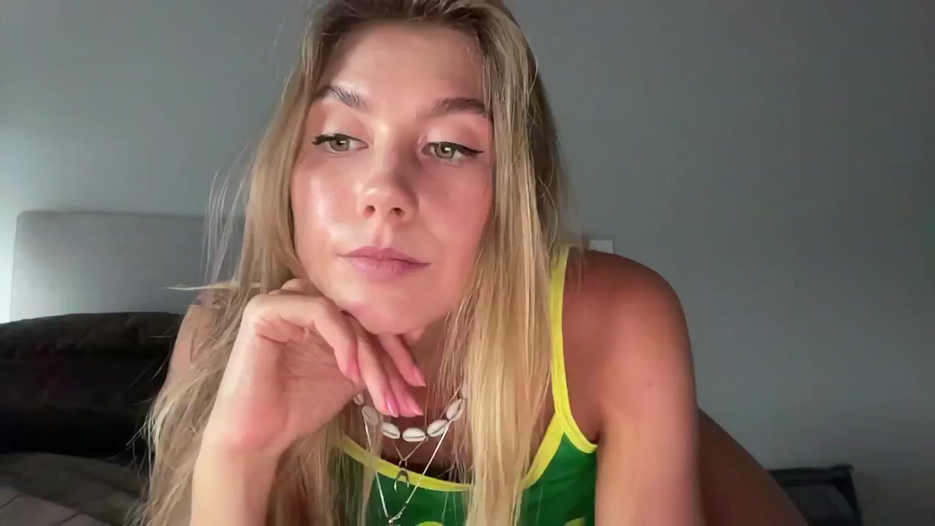 Gallery image thumbnail from SurfGirls's myfreecams stream on, 01/20/2025, 19:00 image 14 of 20