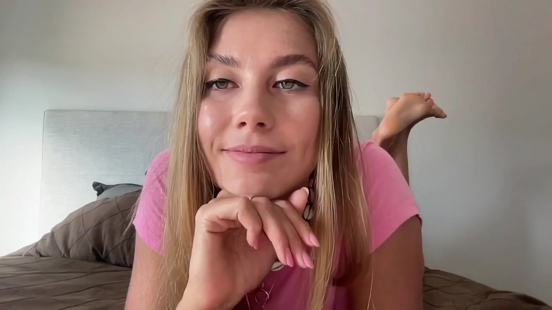 Gallery image thumbnail from SurfGirls's myfreecams stream on, 01/21/2025, 16:22 image 17 of 20