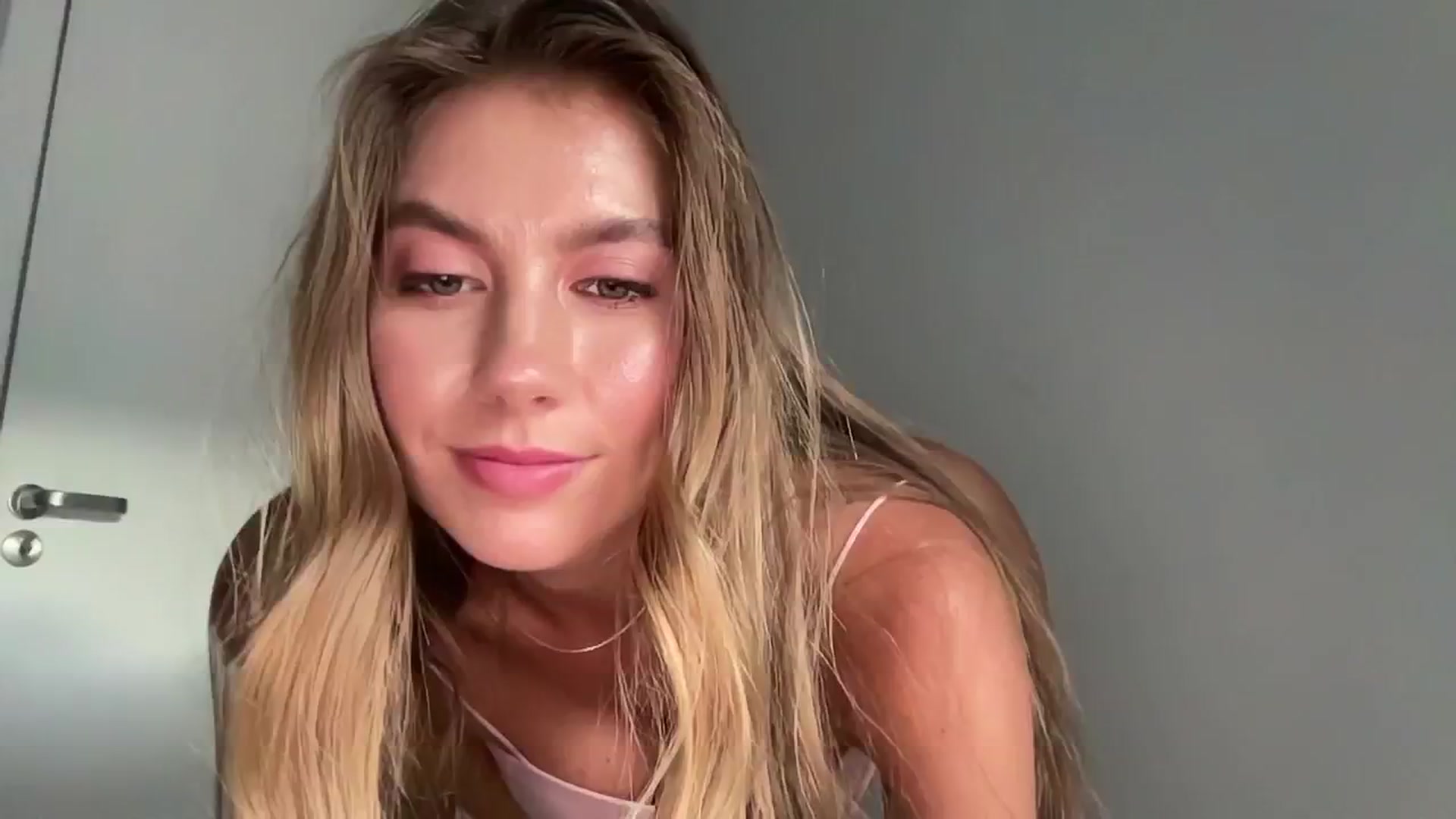 Gallery image thumbnail from SurfGirls's myfreecams stream on, 01/29/2025, 21:43 image 10 of 20