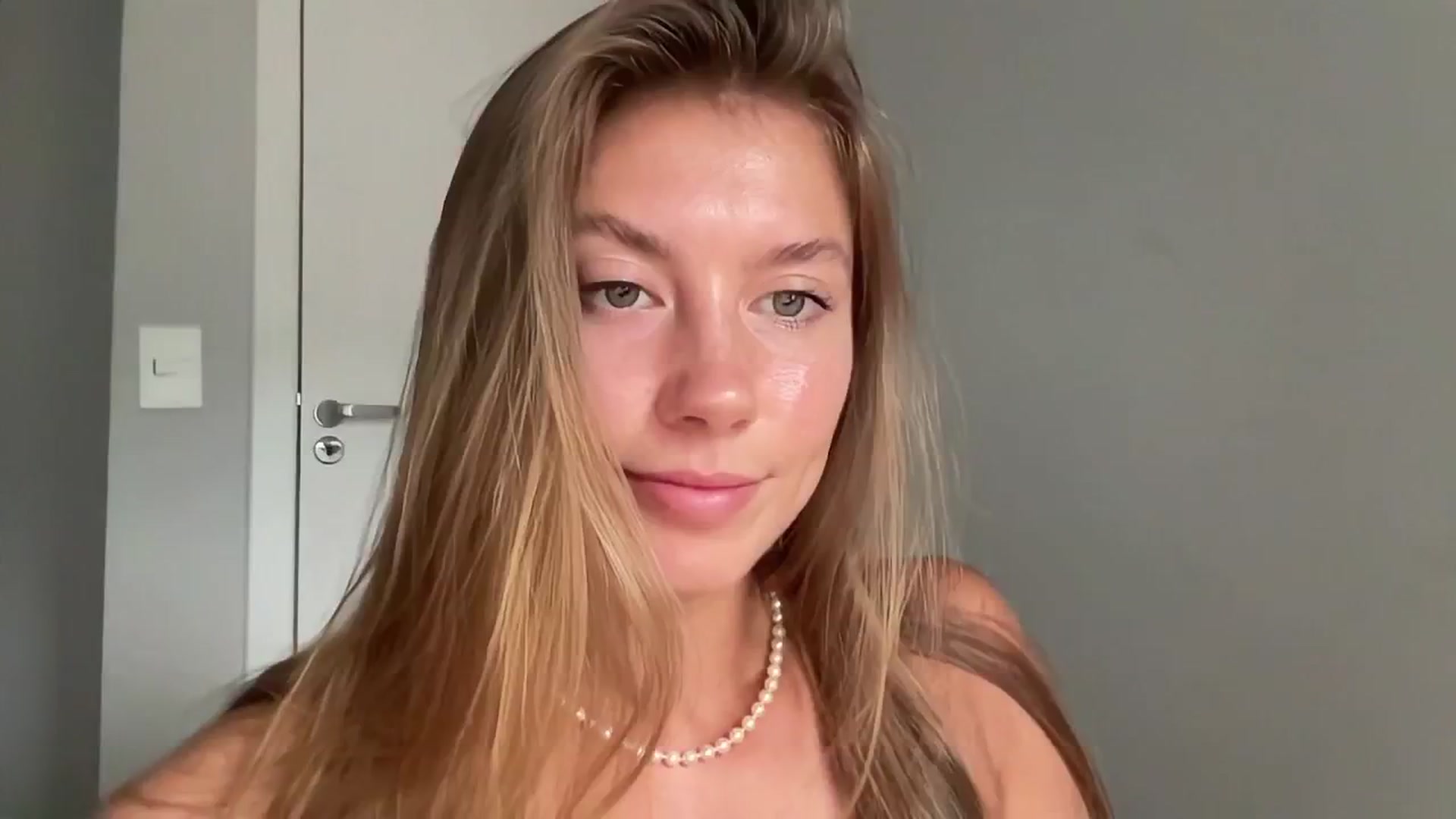 Gallery image thumbnail from SurfGirls's myfreecams stream on, 02/06/2025, 10:18 image 14 of 20