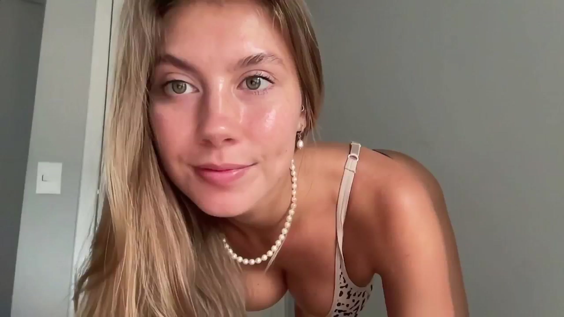 Gallery image thumbnail from SurfGirls's myfreecams stream on, 02/06/2025, 10:18 image 17 of 20